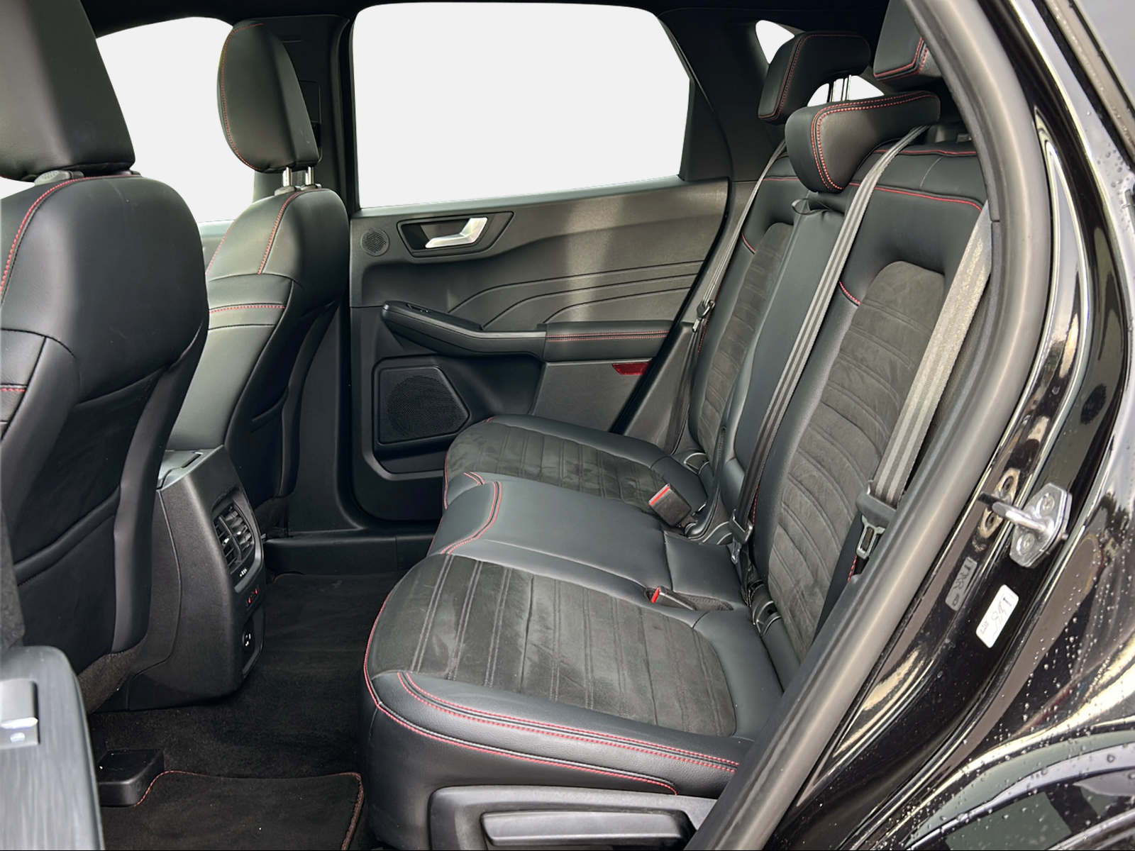 FORD Kuga 2.5 Plug-in Hybrid ST-Line X-image-12