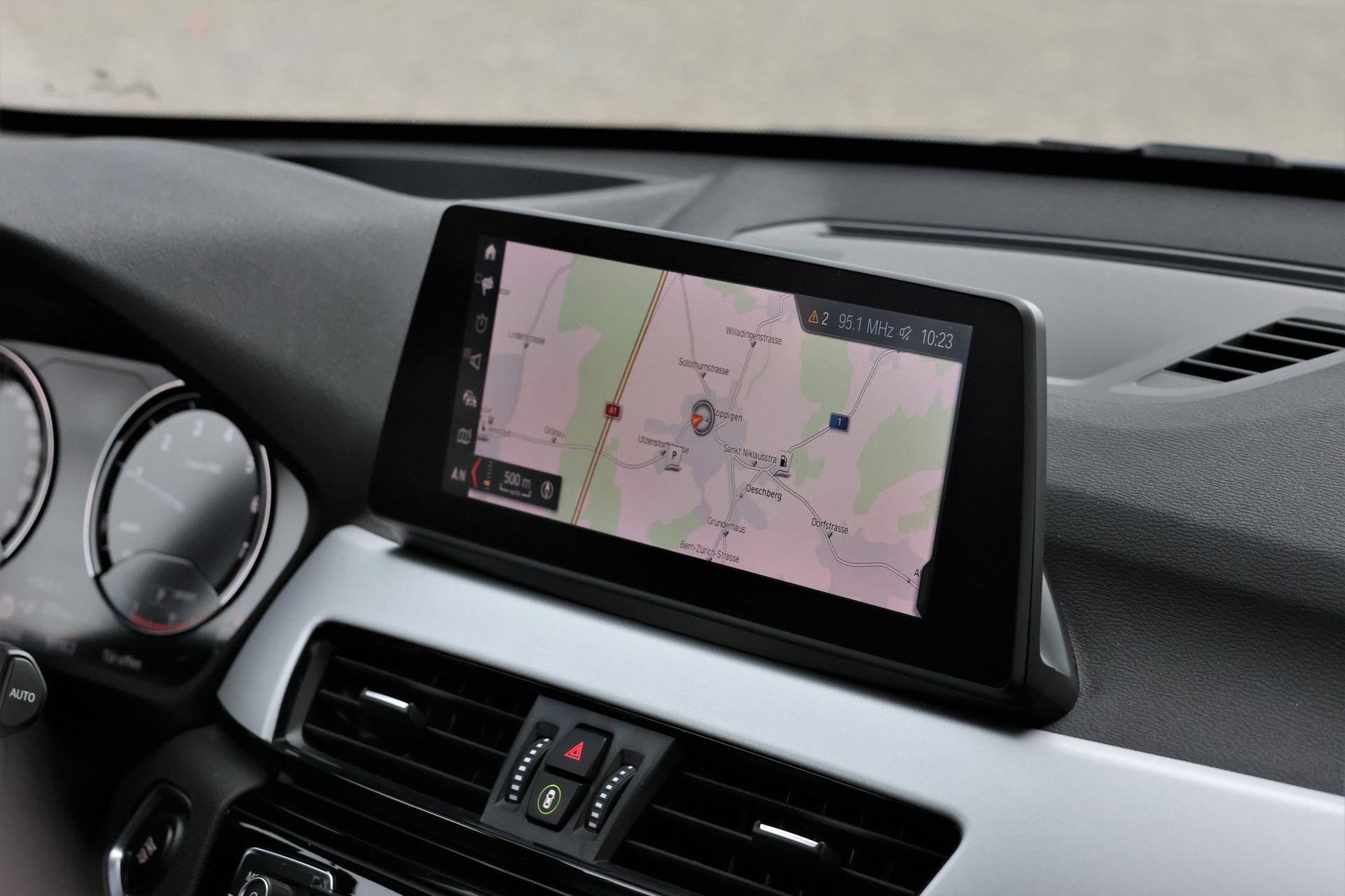 BMW X1 xDrive 25e Steptronic (CH)-image-16