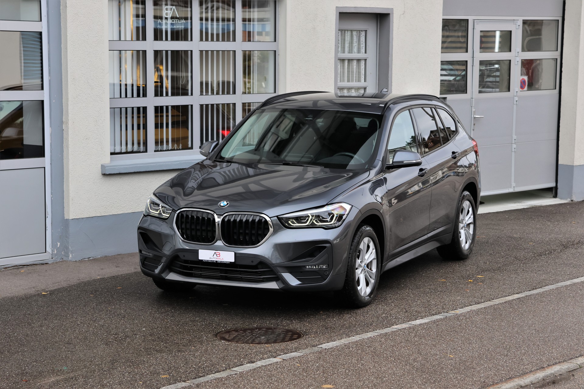 BMW X1 xDrive 25e Steptronic (CH)-image-0