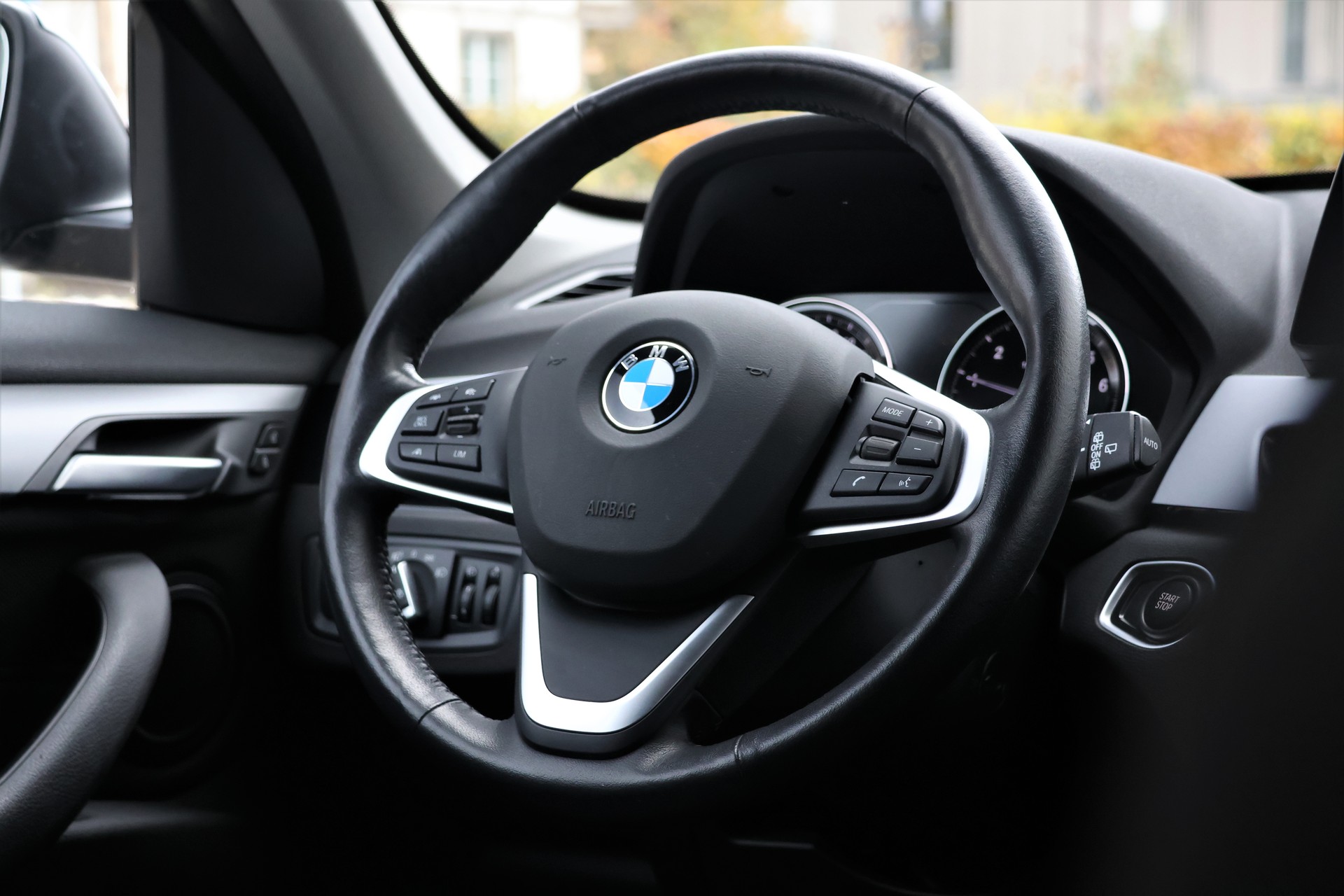 BMW X1 xDrive 25e Steptronic (CH)-image-12
