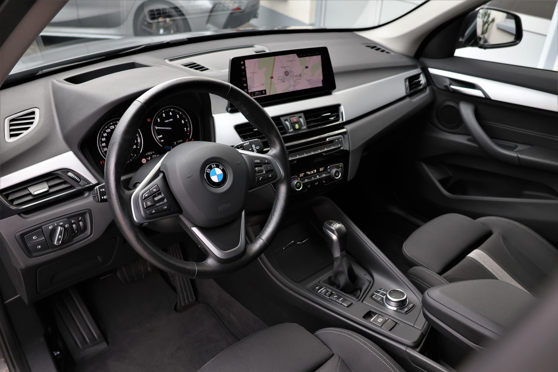 BMW X1 xDrive 25e Steptronic (CH)-image-8
