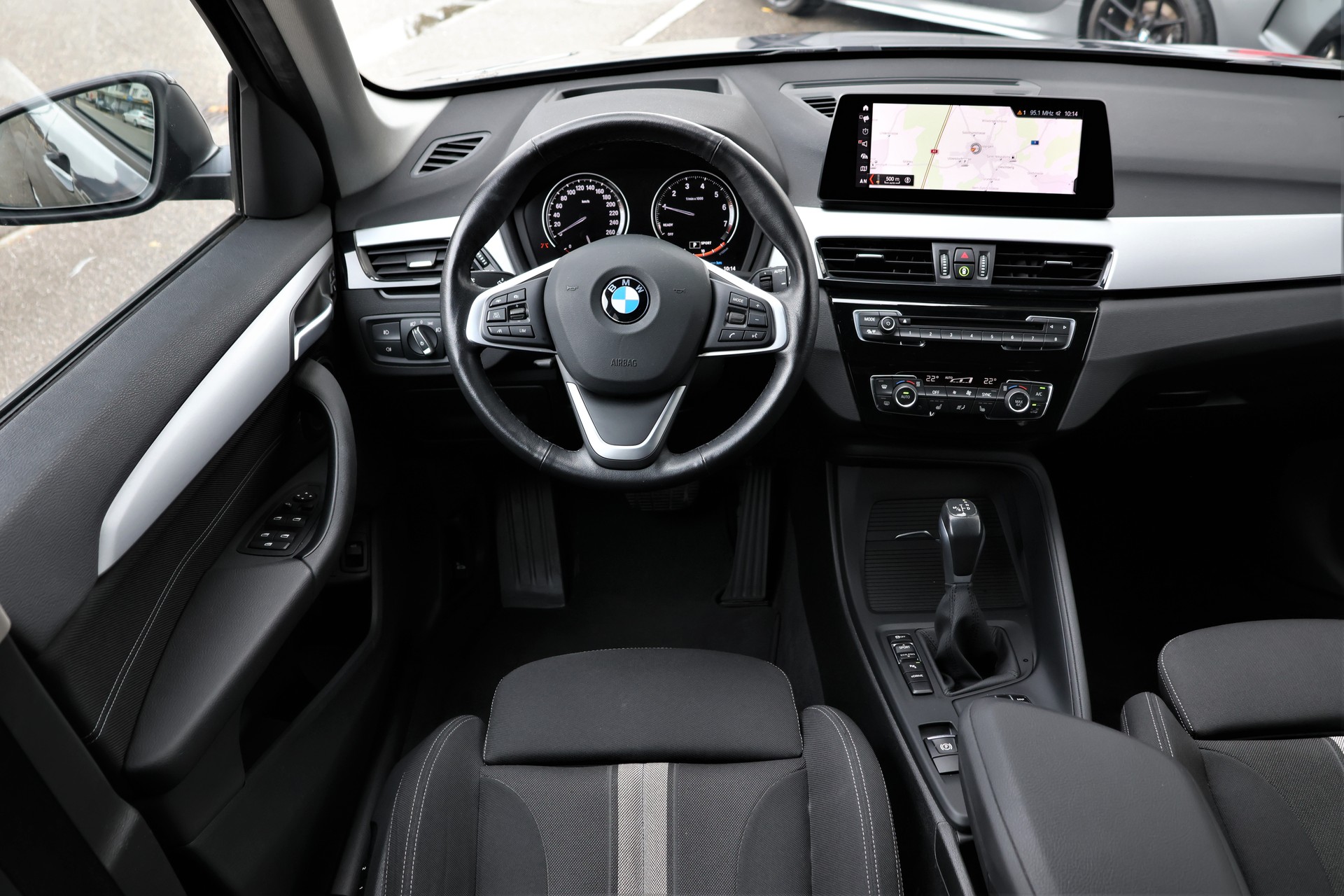 BMW X1 xDrive 25e Steptronic (CH)-image-11