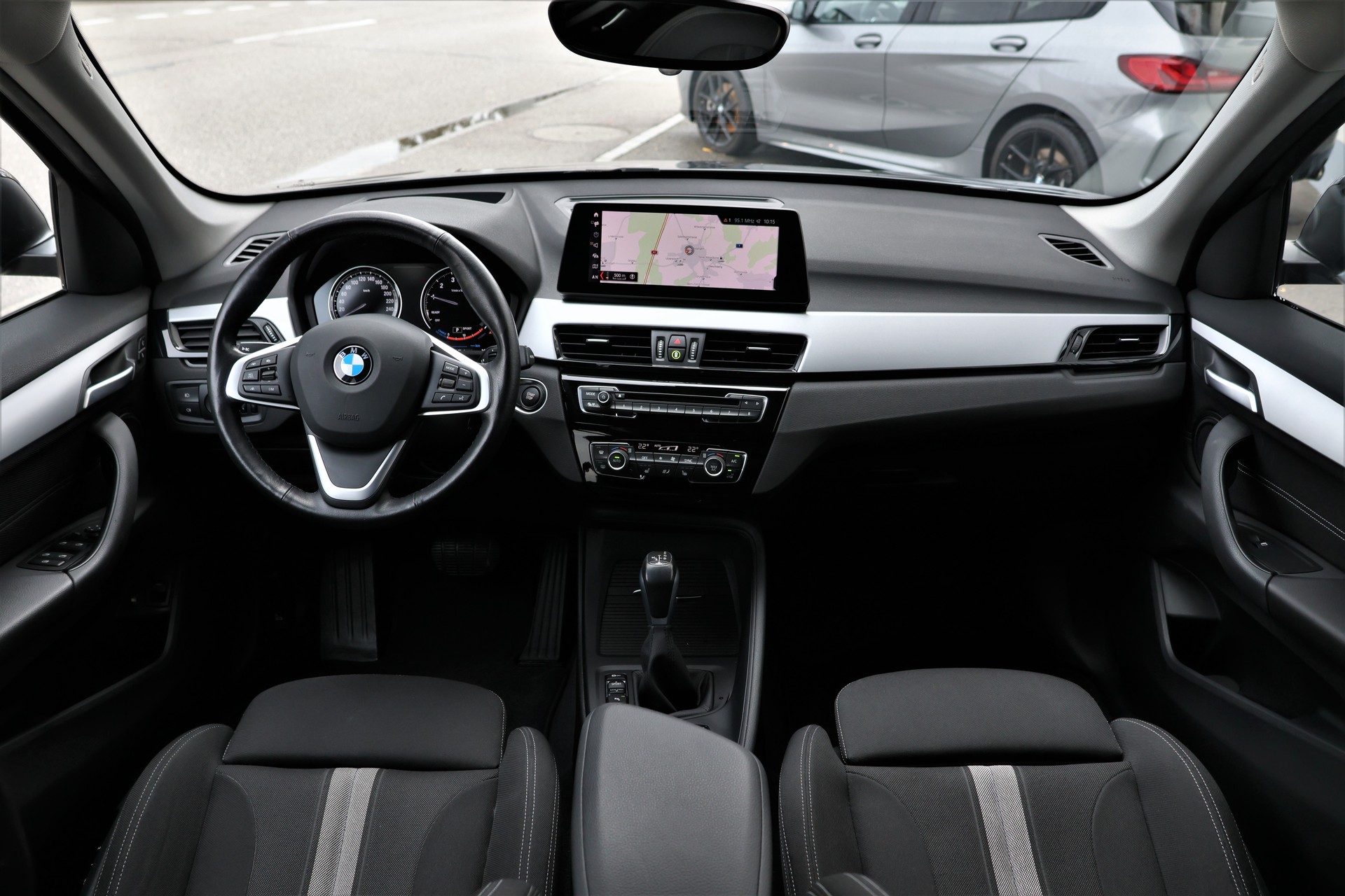 BMW X1 xDrive 25e Steptronic (CH)-image-13