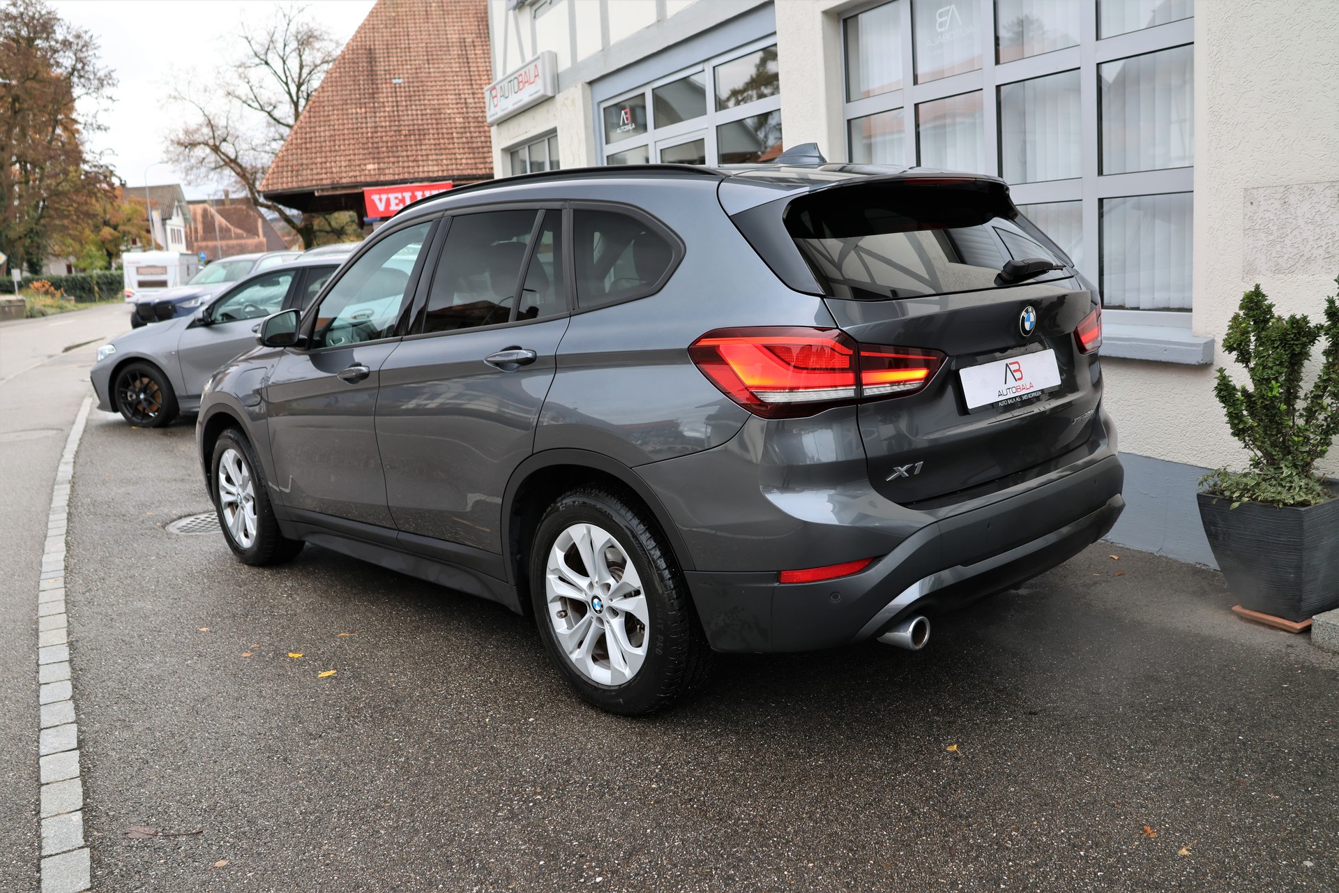 BMW X1 xDrive 25e Steptronic (CH)-image-5