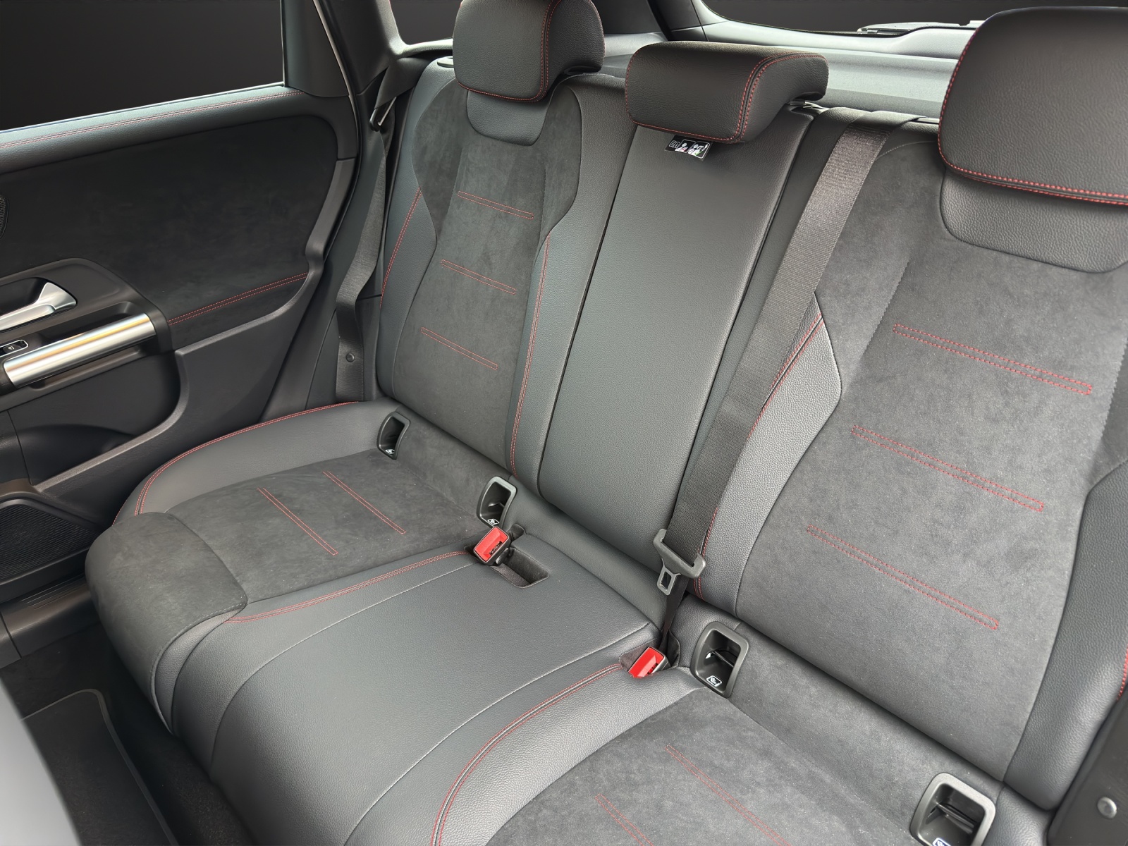 MERCEDES-BENZ B 220 4Matic 8G-DCT-image-14