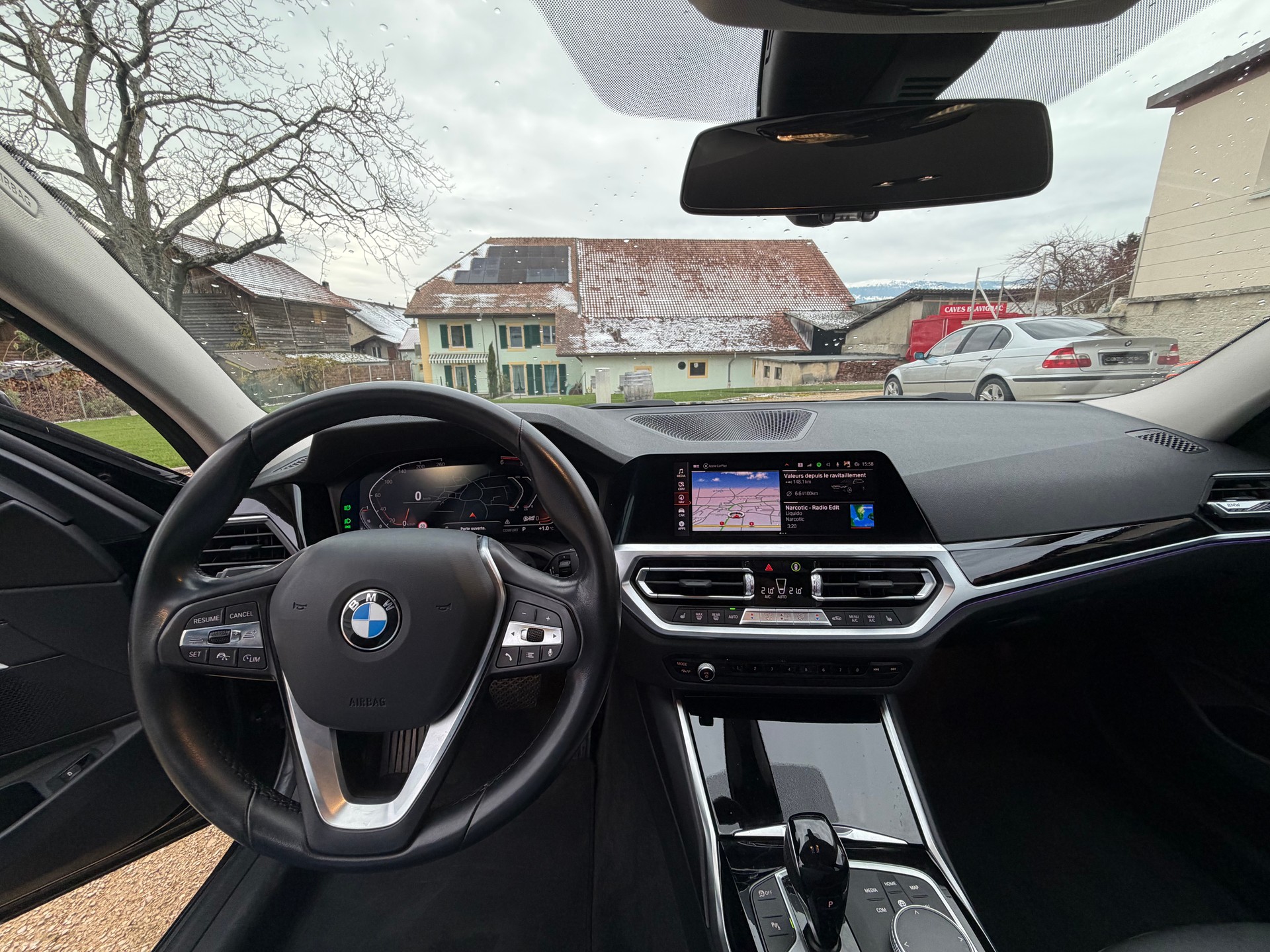 BMW 320d xDrive 48V Touring Steptronic-image-4