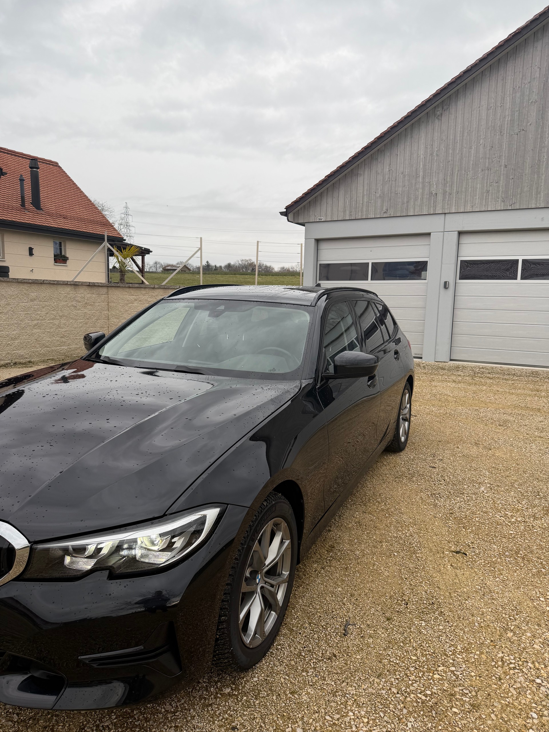 BMW 320d xDrive 48V Touring Steptronic-image-0