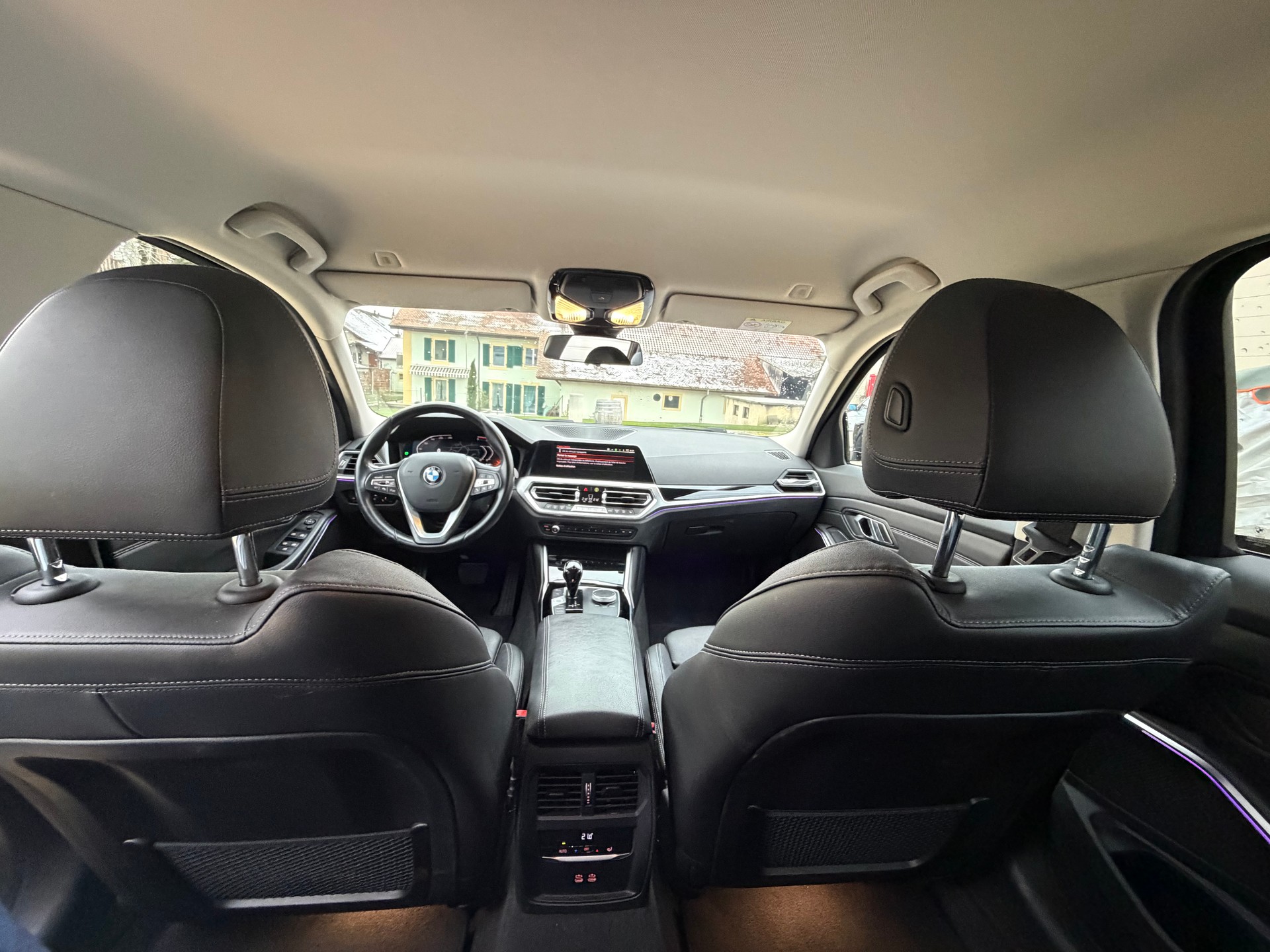 BMW 320d xDrive 48V Touring Steptronic-image-8