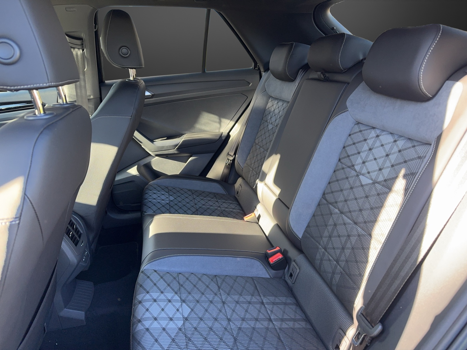 VW T-Roc 2.0 TDI SCR Life DSG-image-8