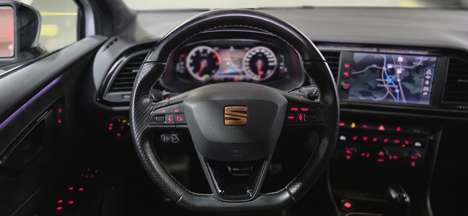 SEAT Leon ST 2.0 TSI Cupra 300 4 Drive DSG-image-14