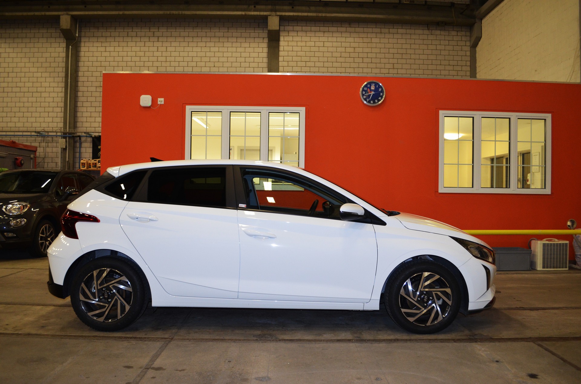 HYUNDAI i20 1.0 T-GDi Amplia DCT-image-3