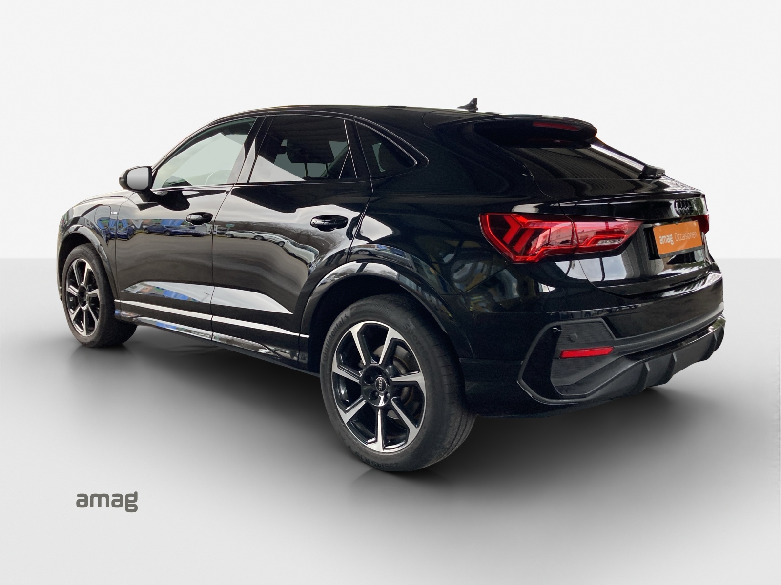 AUDI Q3 Sportback 45 TFSI e S line Attraction S-tronic-image-2