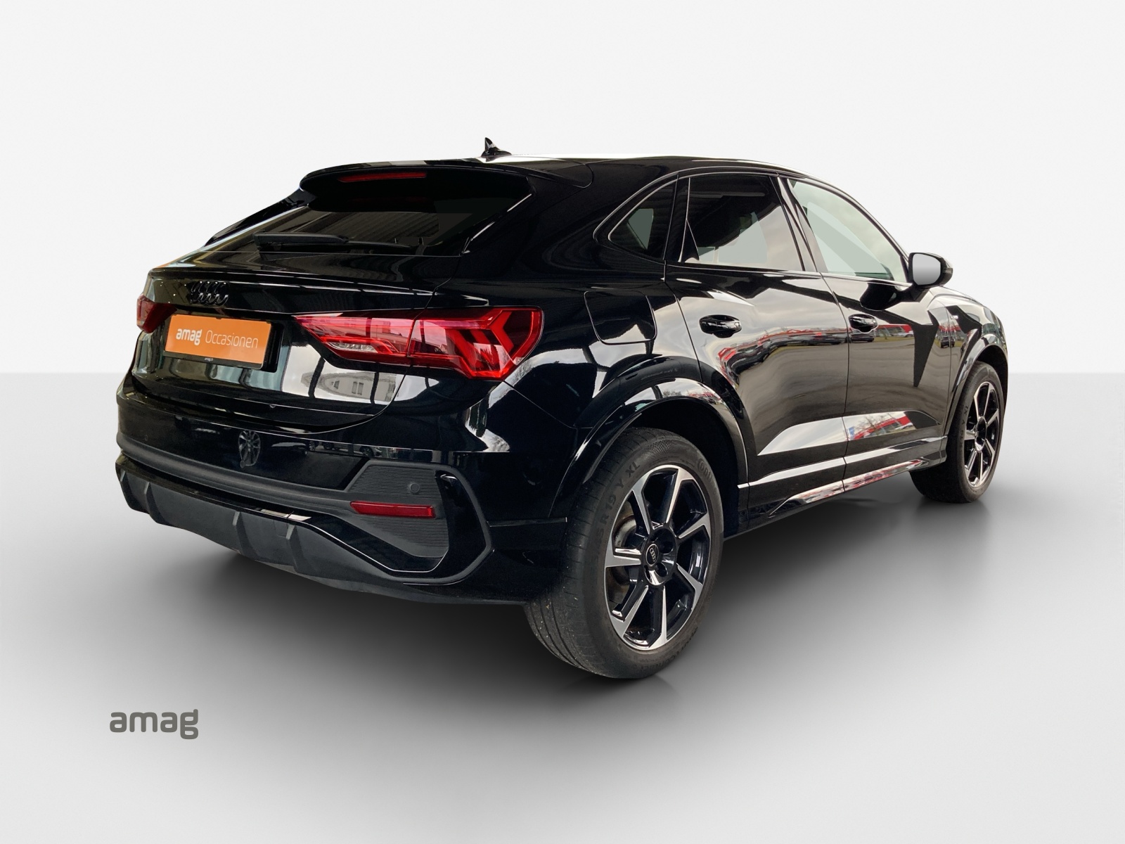 AUDI Q3 Sportback 45 TFSI e S line Attraction S-tronic-image-4