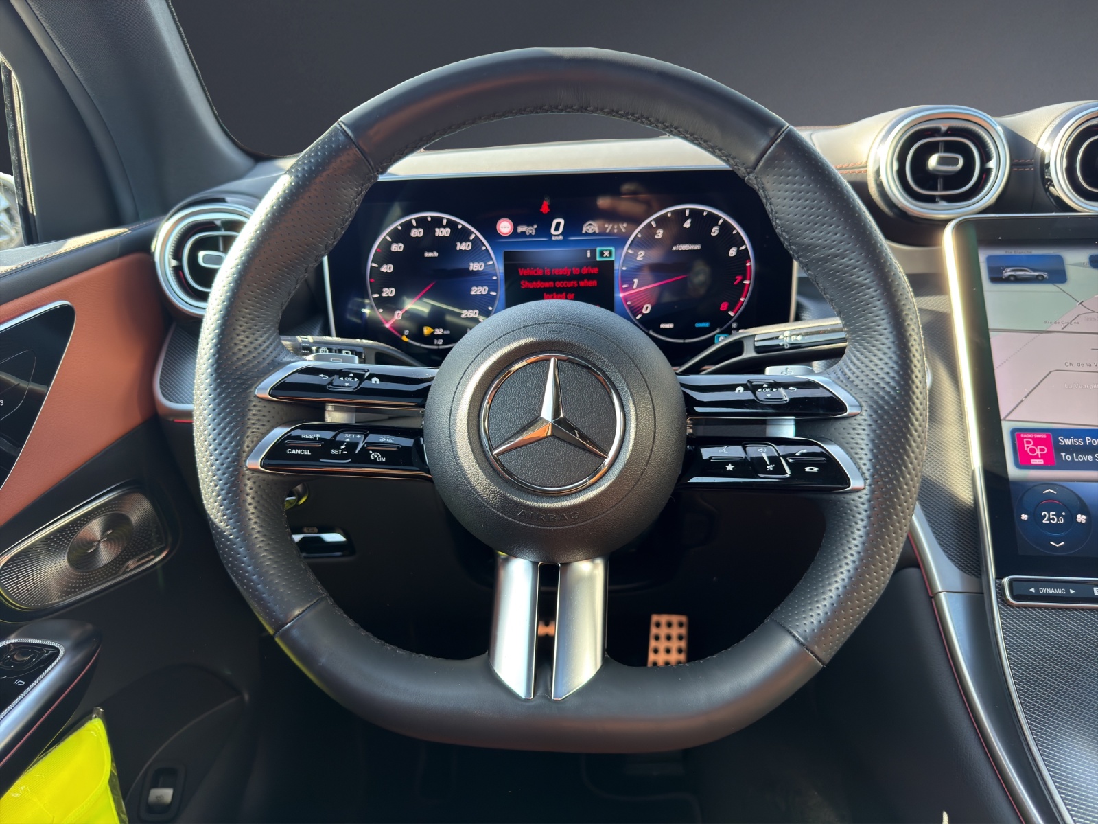 MERCEDES-BENZ GLC 200 4Matic 9G-Tronic-image-14