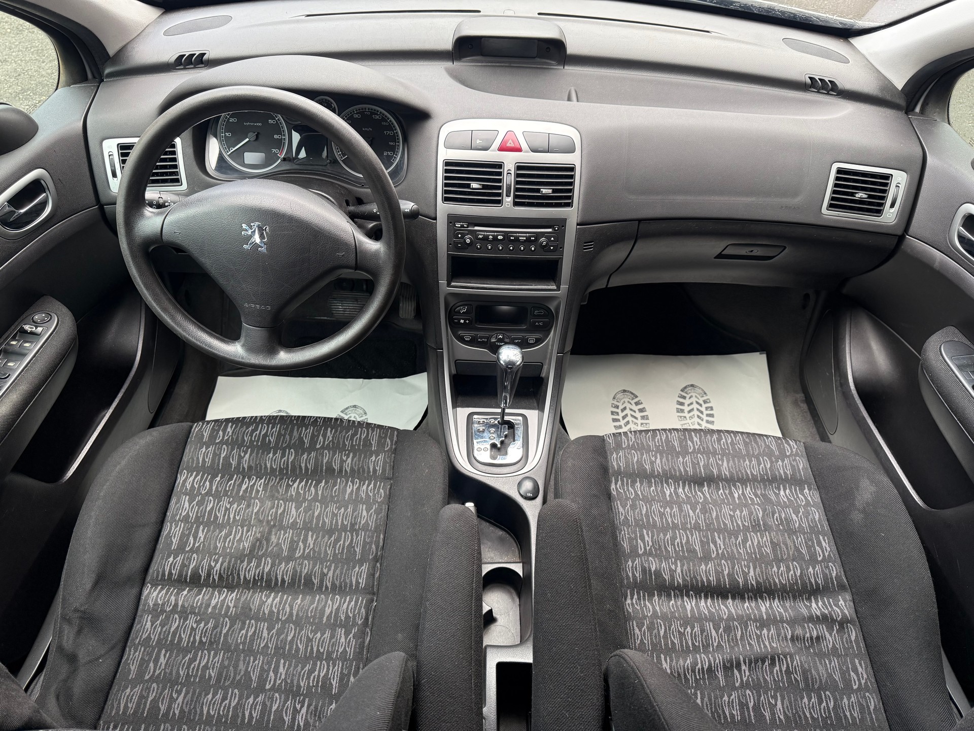 PEUGEOT 307 SW 2.0 16V Premium-image-4