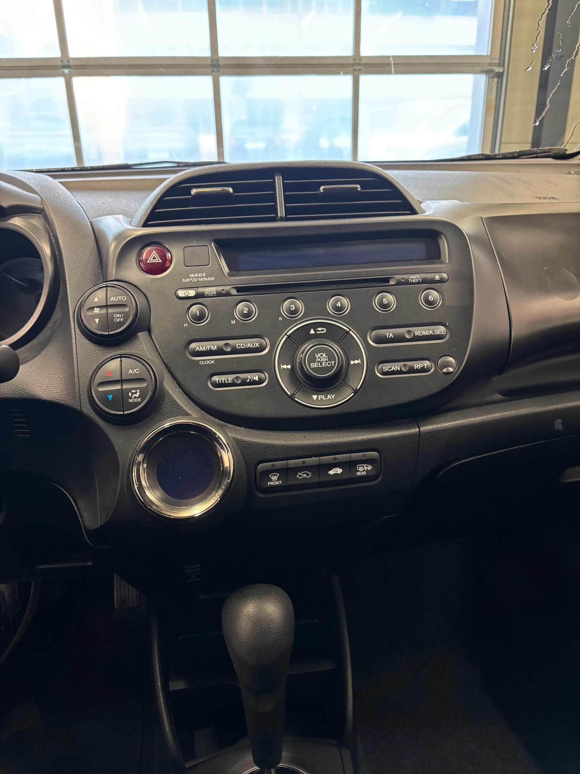 HONDA Jazz 1.3i Hybrid Comfort CVT-image-9