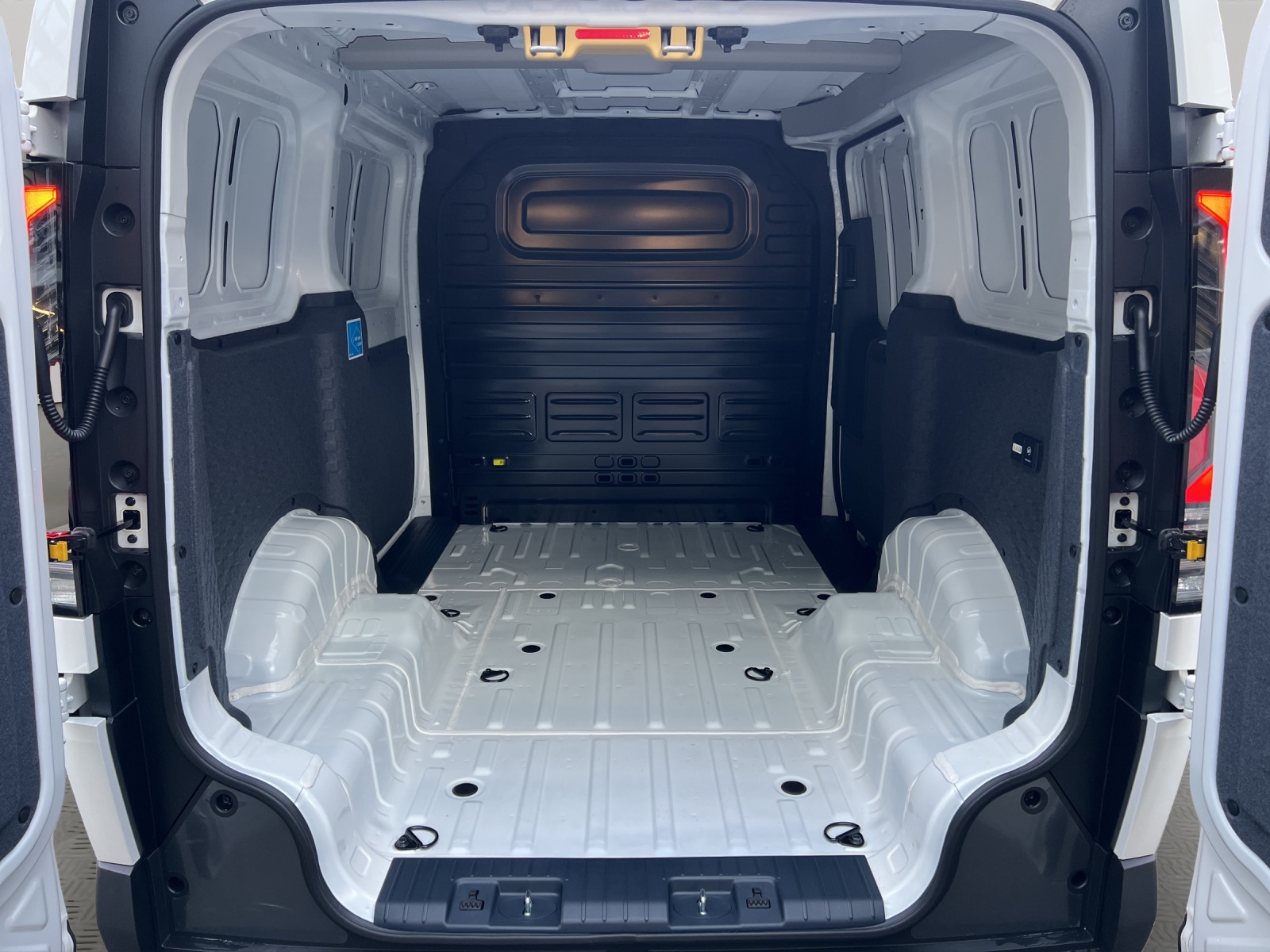KIA PV5 Cargo 71.2 kWh Elite-image-12