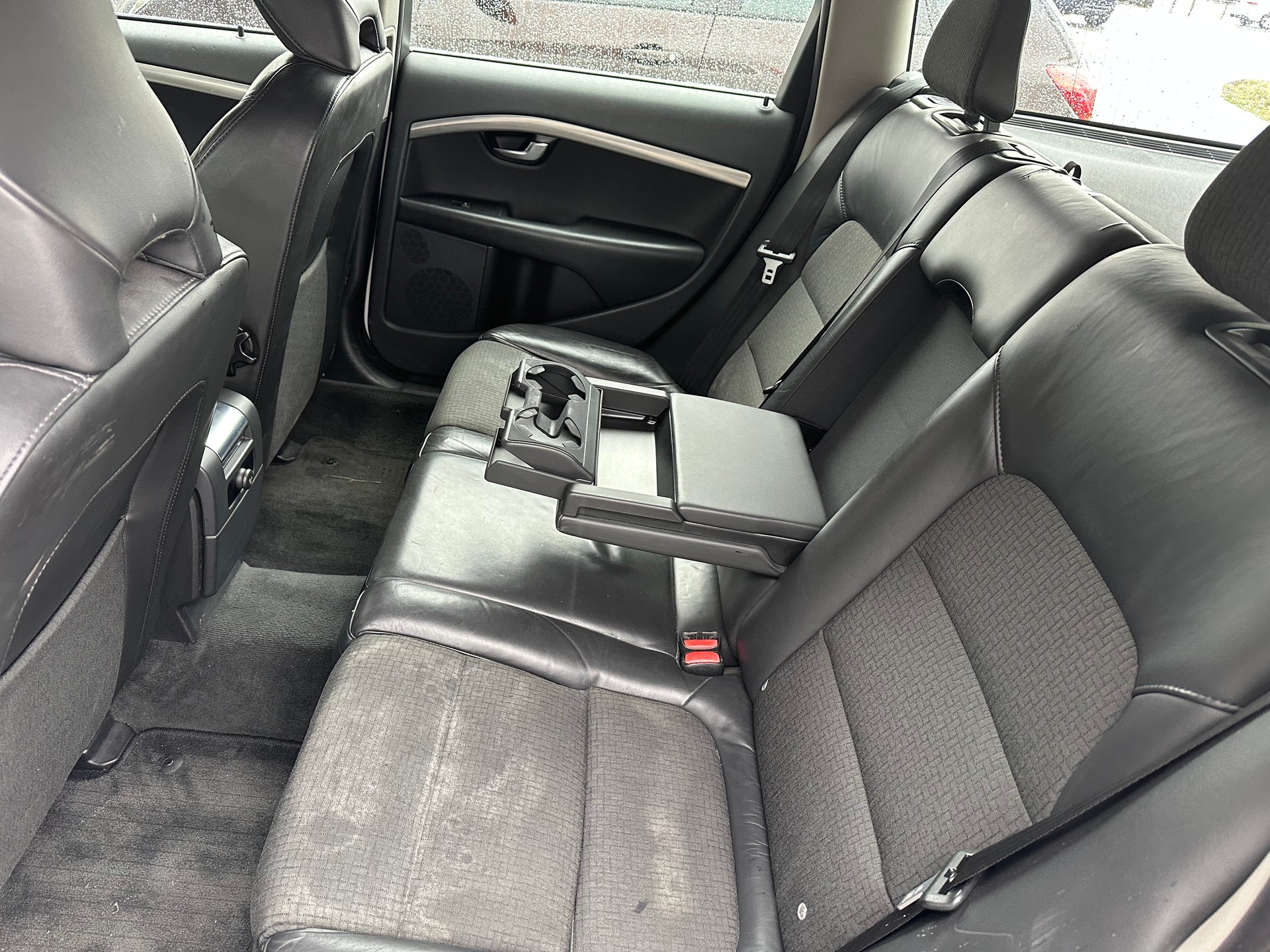 VOLVO V70 D3 Summum Geartronic-image-10