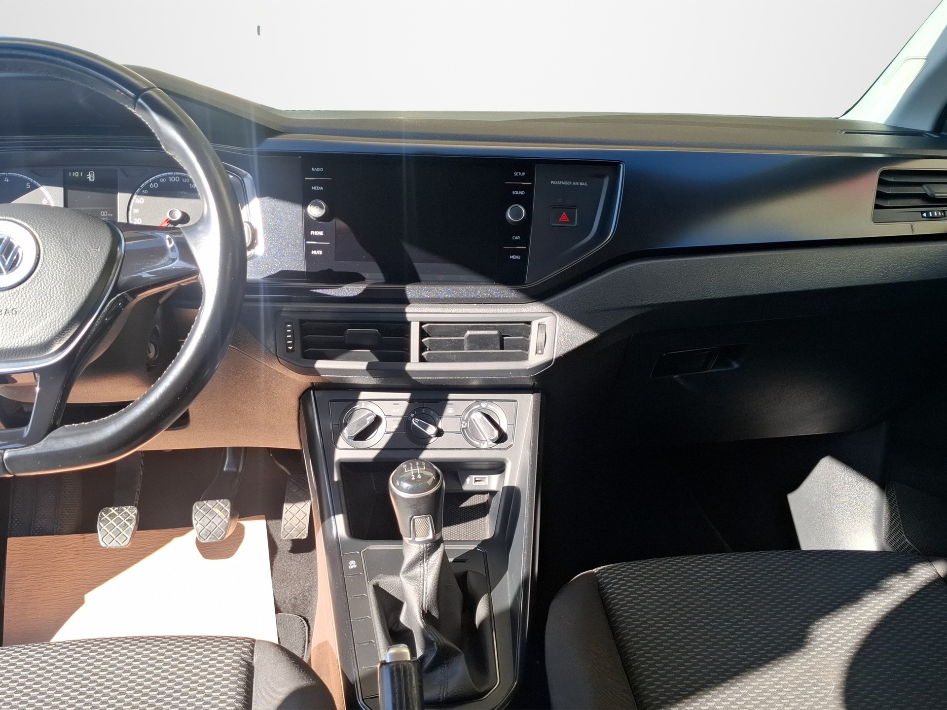 VW Polo 1.0 BMT Trendline-image-9