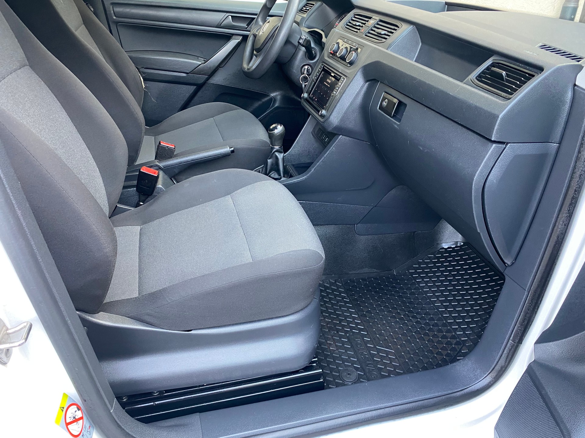 VW Caddy Maxi 2.0TDI 4Motion BlueMotion Technology-image-4