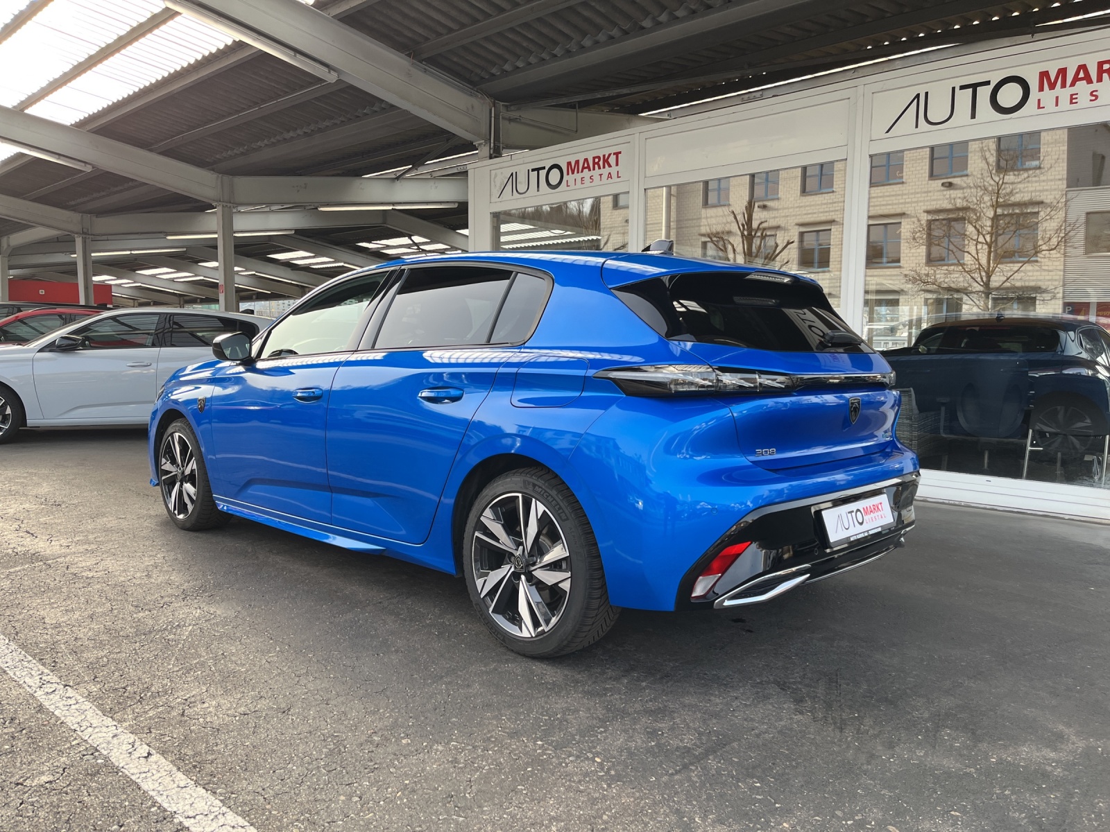PEUGEOT 308 1.6 PHEV 180 GT-image-2