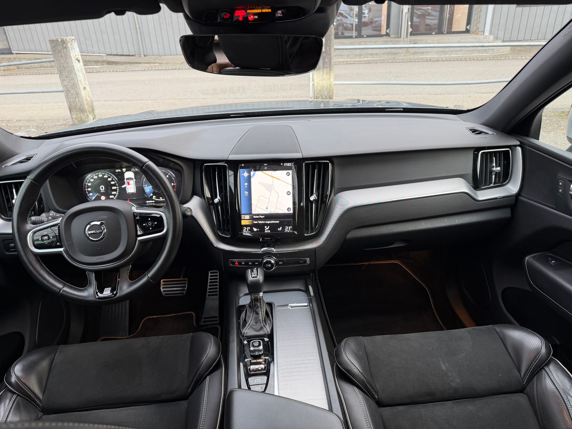 VOLVO XC60 D4 AWD R-Design Geartronic * Leder * Gr. Navi * LED * Klima-auto * PDC v&h-RF-Kamera * Tempomat * Ab MFK 01.2025-image-3