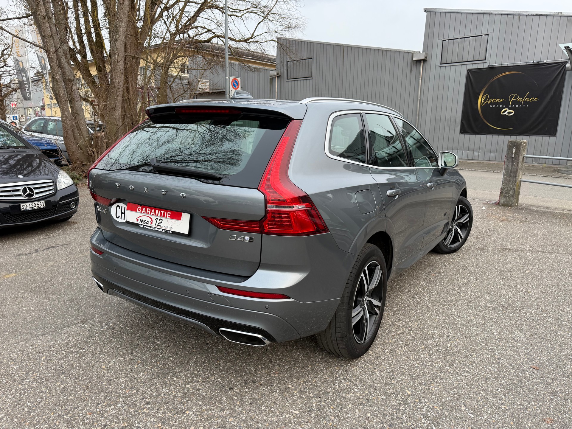 VOLVO XC60 D4 AWD R-Design Geartronic * Leder * Gr. Navi * LED * Klima-auto * PDC v&h-RF-Kamera * Tempomat * Ab MFK 01.2025-image-4