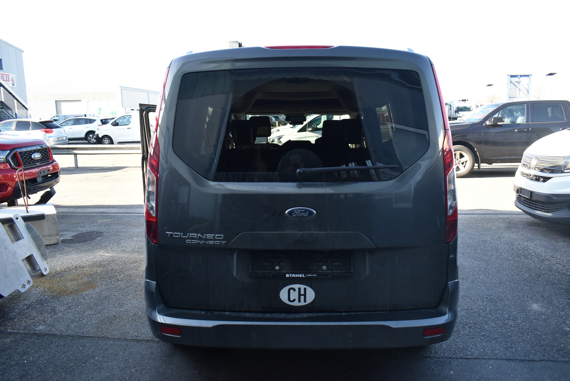 FORD Grand Tourneo Connect 1.5 EcoBlue Active Automat-image-5