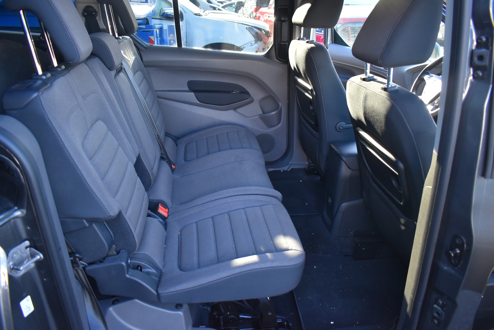 FORD Grand Tourneo Connect 1.5 EcoBlue Active Automat-image-1