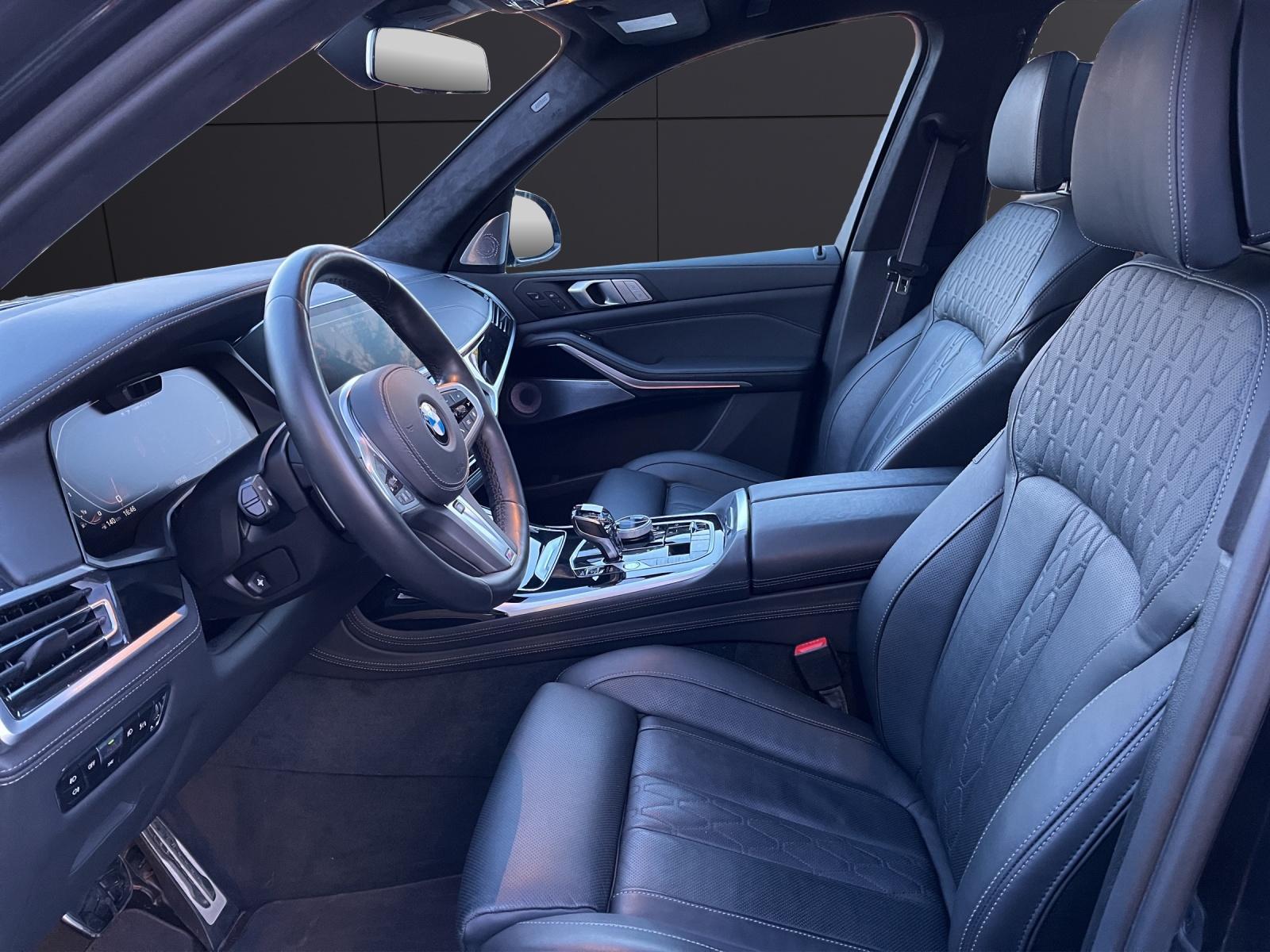 BMW X7 M50i-image-1