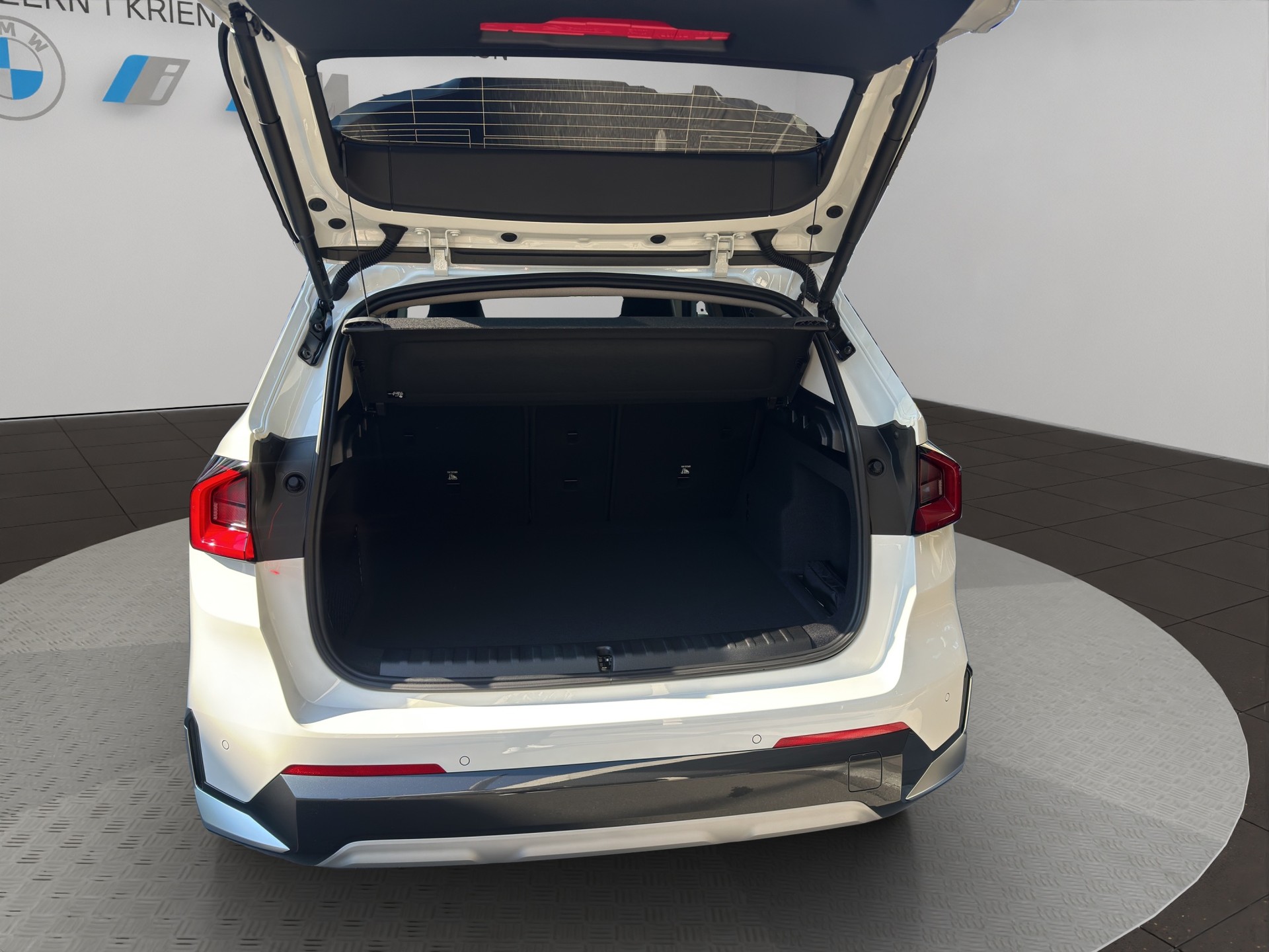 BMW X1 sDrive 18d xLine-image-18
