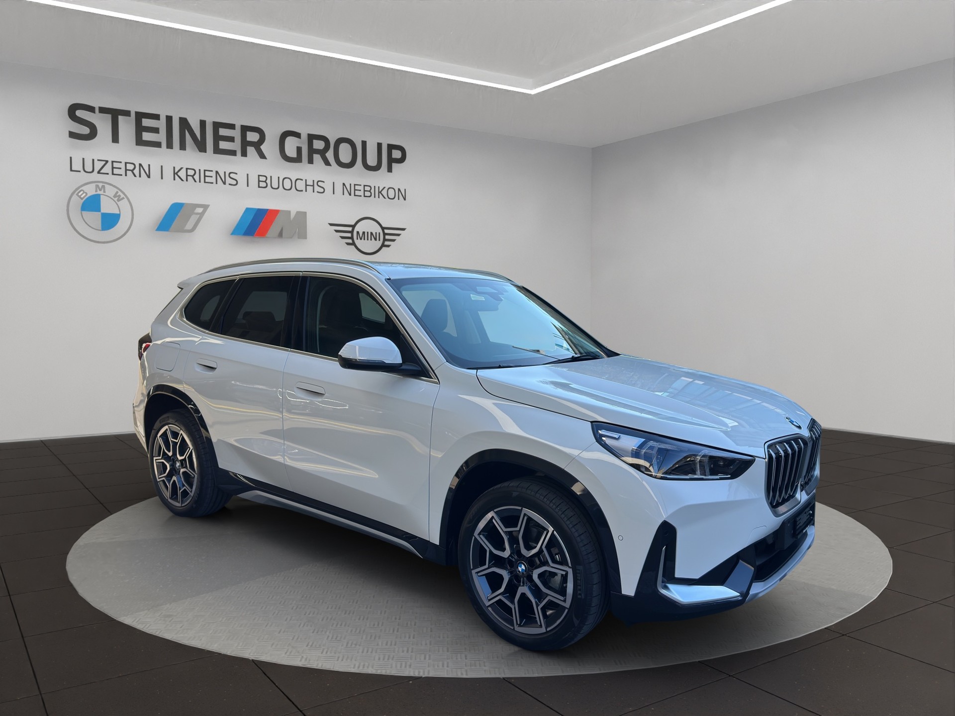 BMW X1 sDrive 18d xLine-image-2