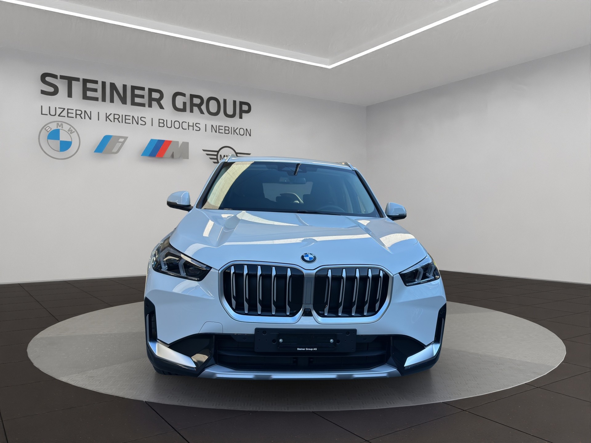 BMW X1 sDrive 18d xLine-image-1