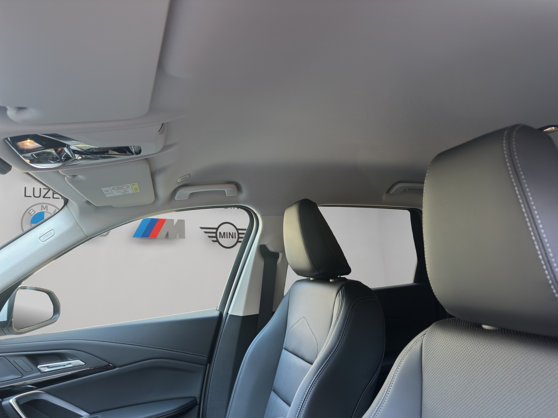 BMW X1 sDrive 18d xLine-image-11