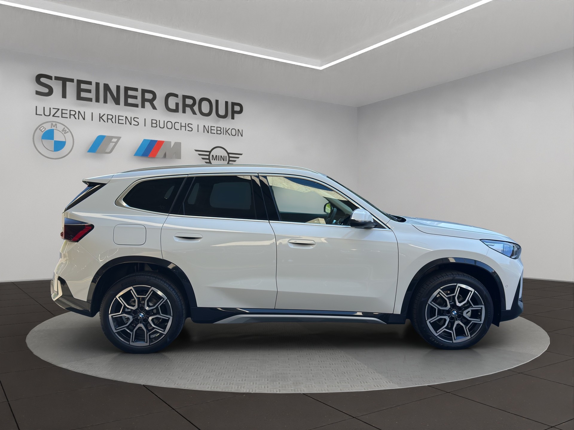BMW X1 sDrive 18d xLine-image-3
