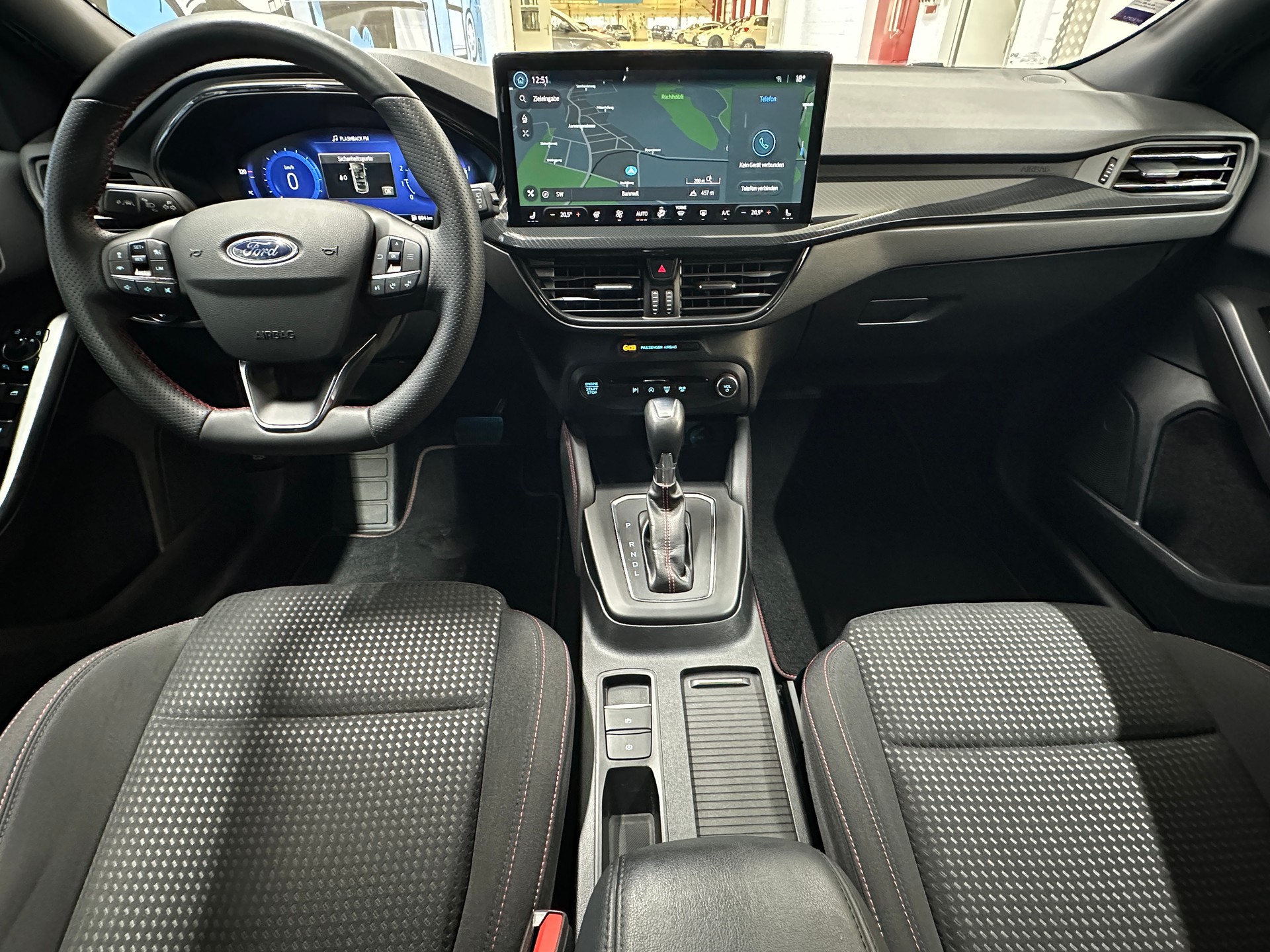 FORD Focus 1.0 MHEV ST-Line X Automat-image-9