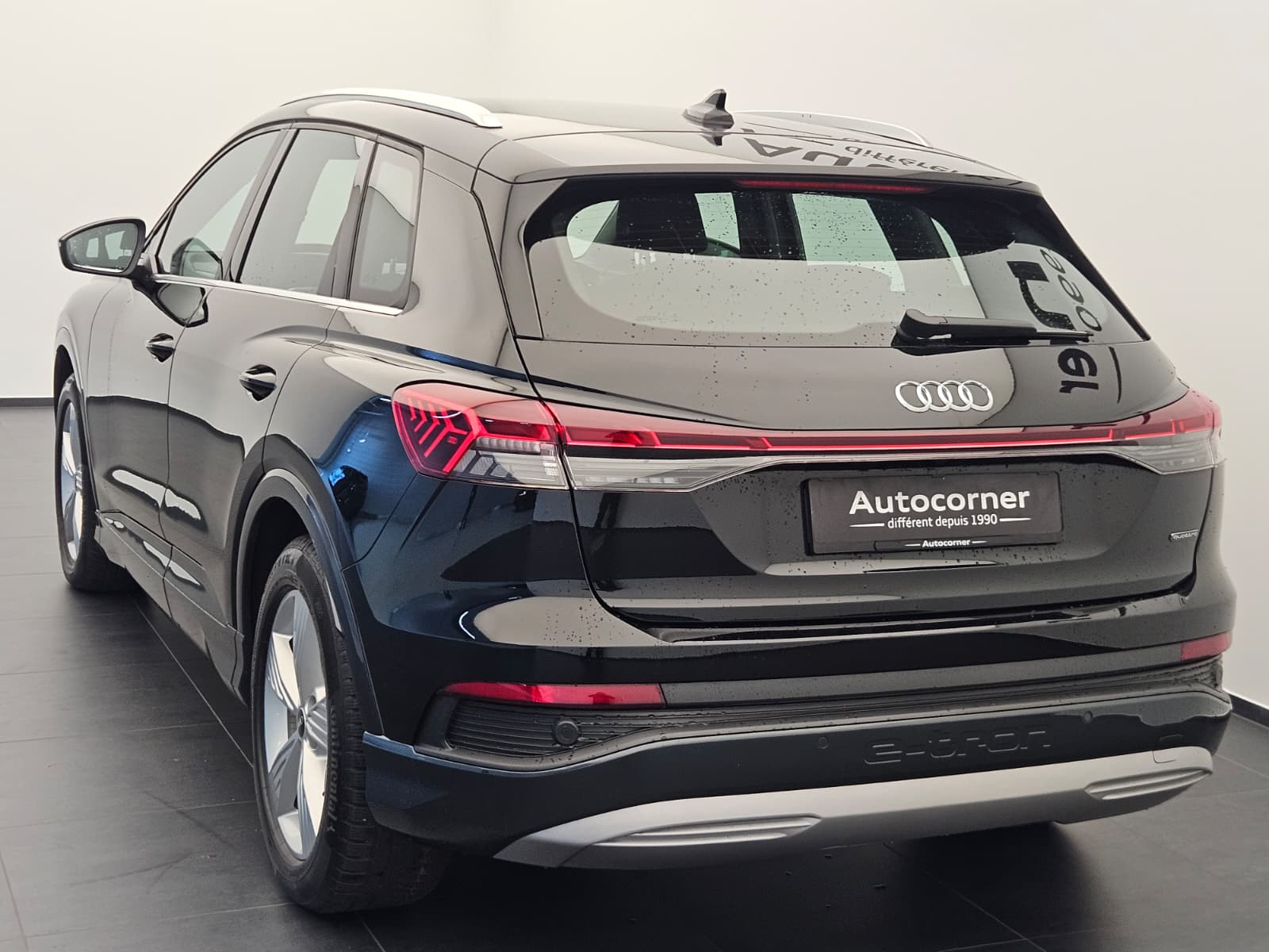 AUDI Q4 e-tron 50 quattro-image-8