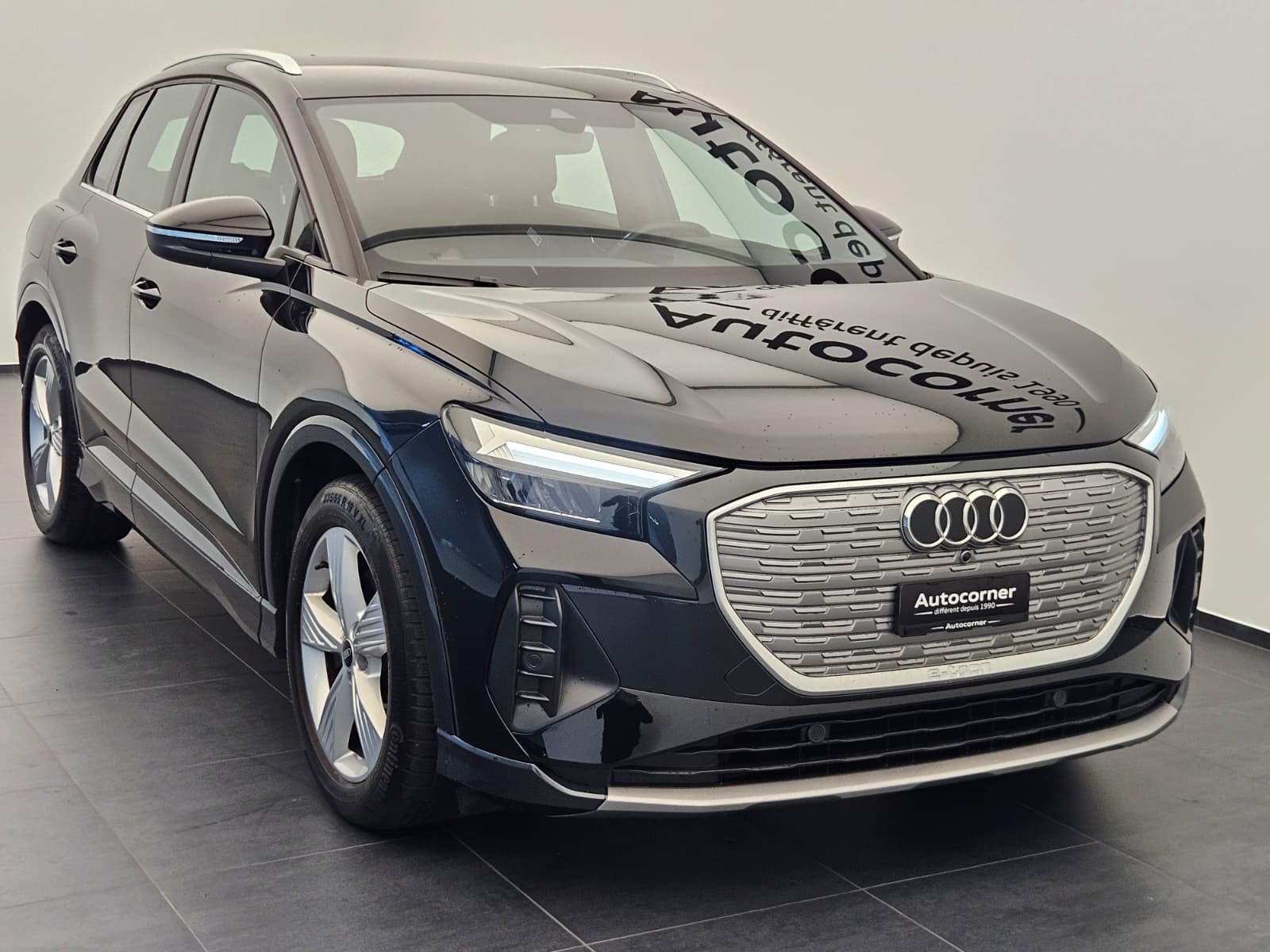 AUDI Q4 e-tron 50 quattro-image-4