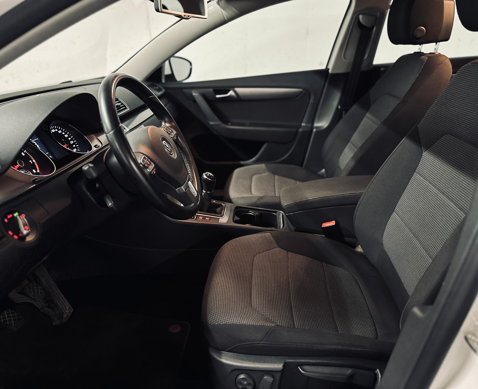 VW Passat Variant 1.4 EcoFuel Comfortline-image-7