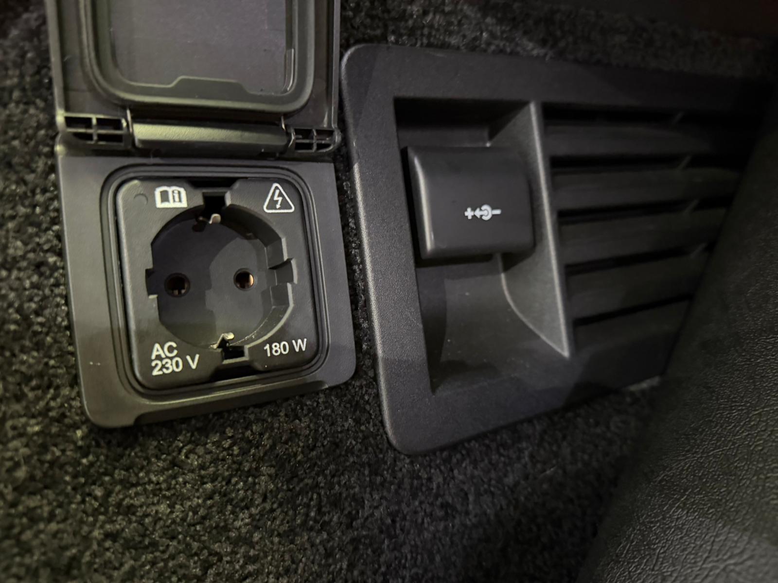 LAND ROVER Range Rover 5.0 V8 S/C AB Automatic Autobiography-image-9