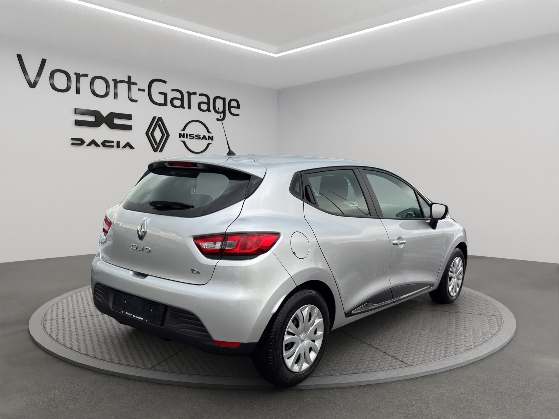 RENAULT Clio 0.9 12V Swiss Edition-image-4