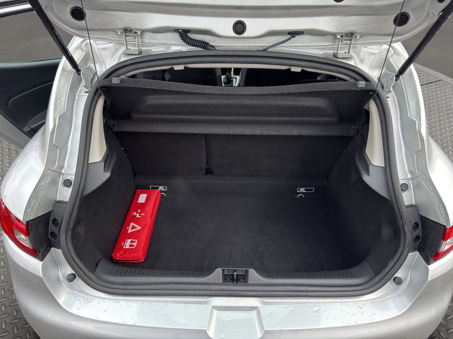 RENAULT Clio 0.9 12V Swiss Edition-image-14