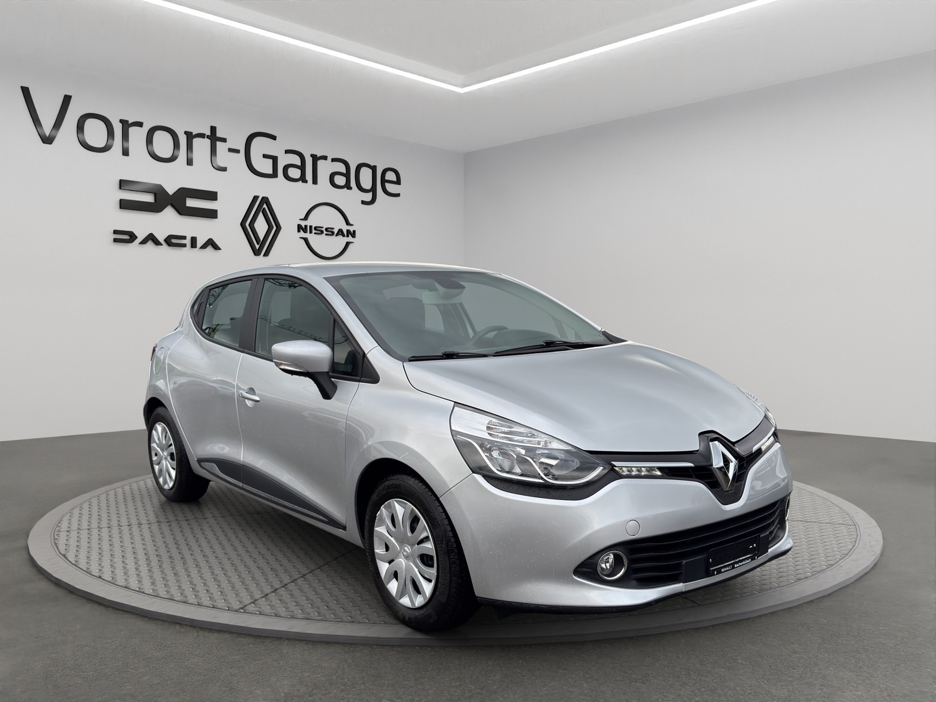 RENAULT Clio 0.9 12V Swiss Edition-image-2