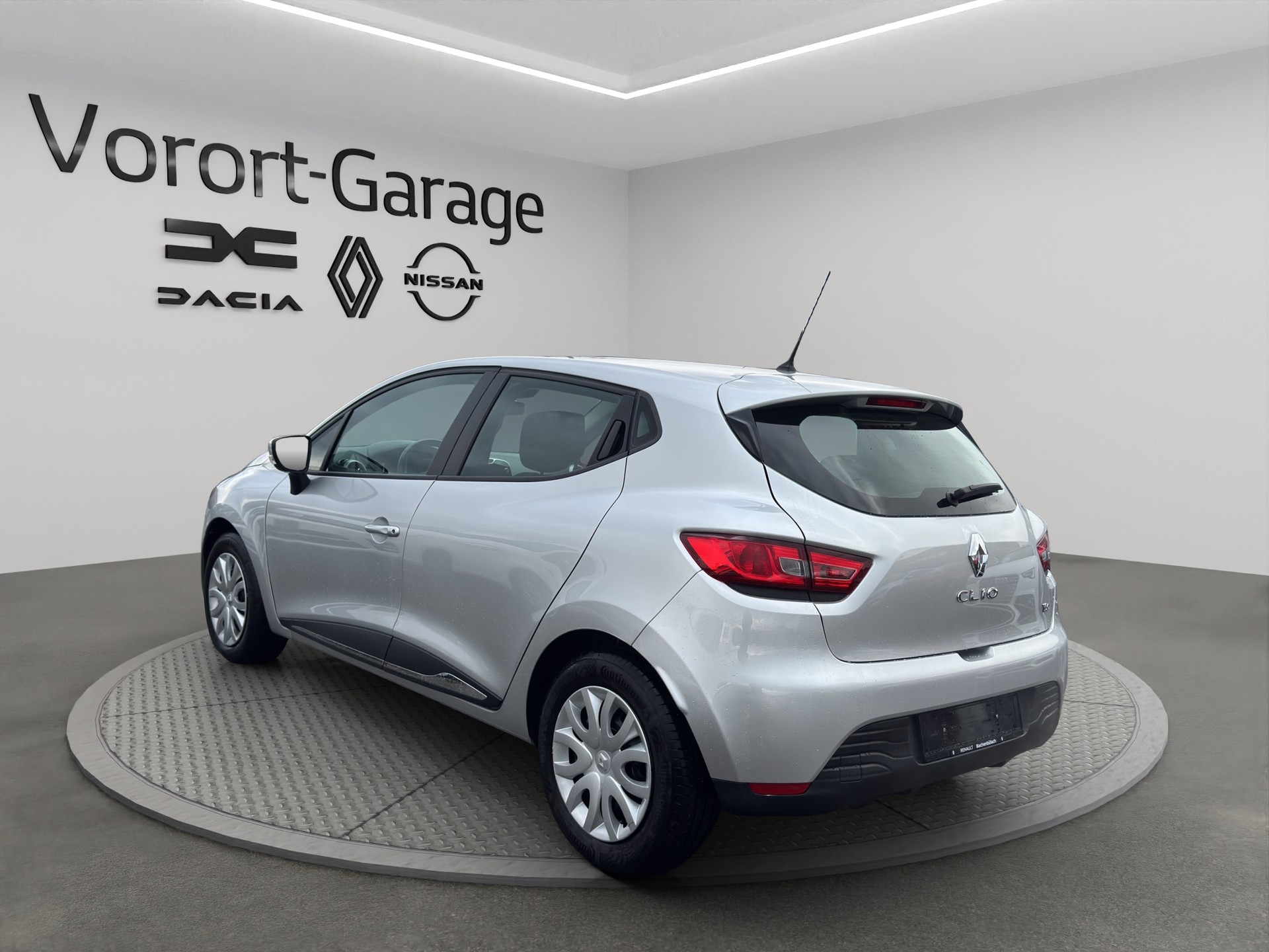RENAULT Clio 0.9 12V Swiss Edition-image-6