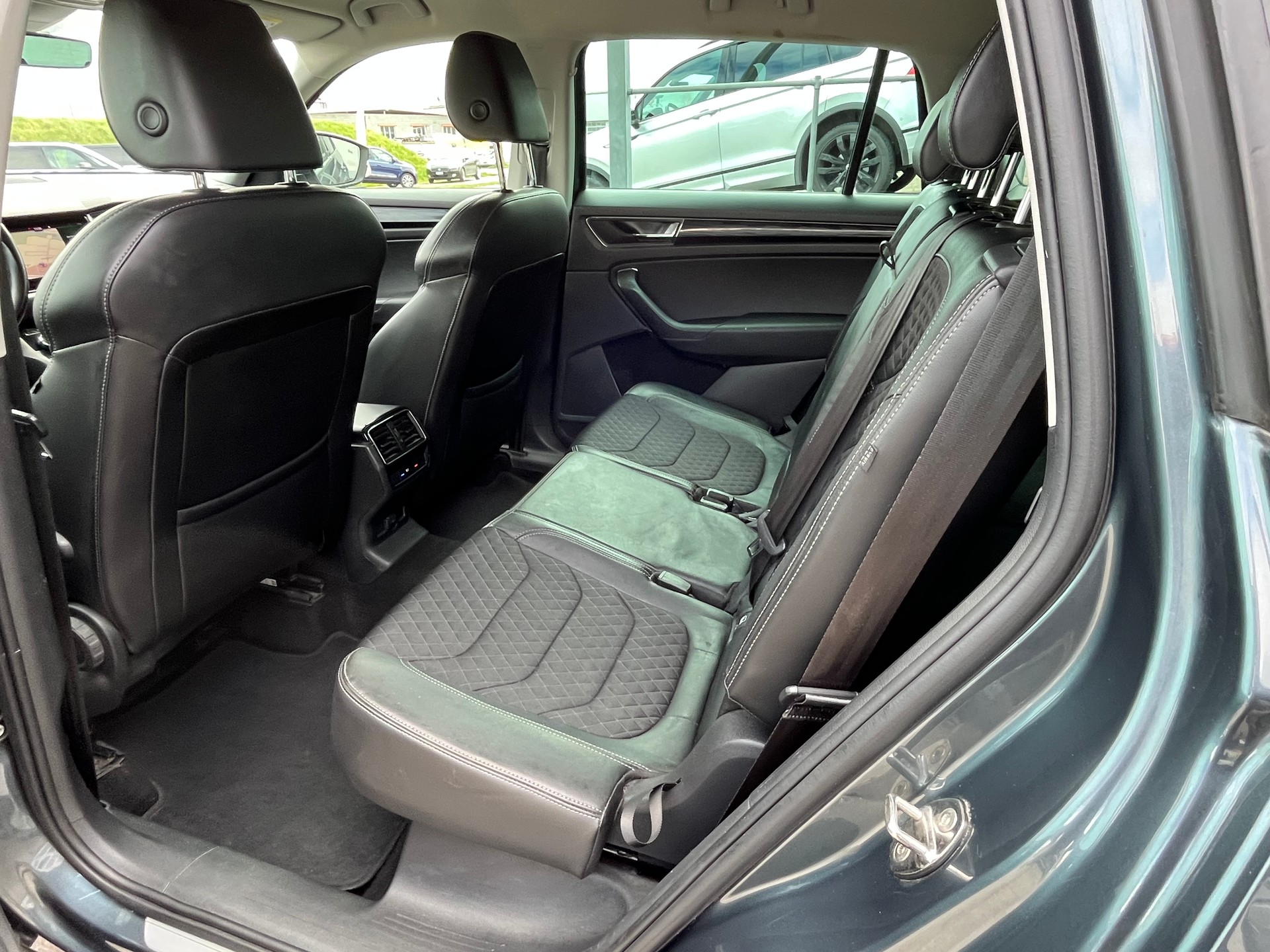 SKODA Kodiaq 2.0 TDI CR Style 4x4 DSG+++7-PLÄTZER+++-image-9