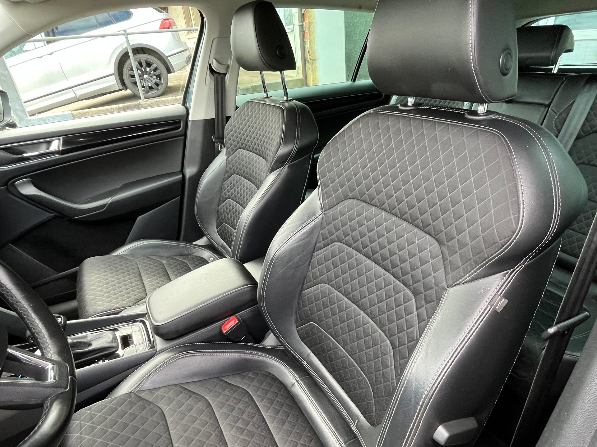 SKODA Kodiaq 2.0 TDI CR Style 4x4 DSG+++7-PLÄTZER+++-image-11