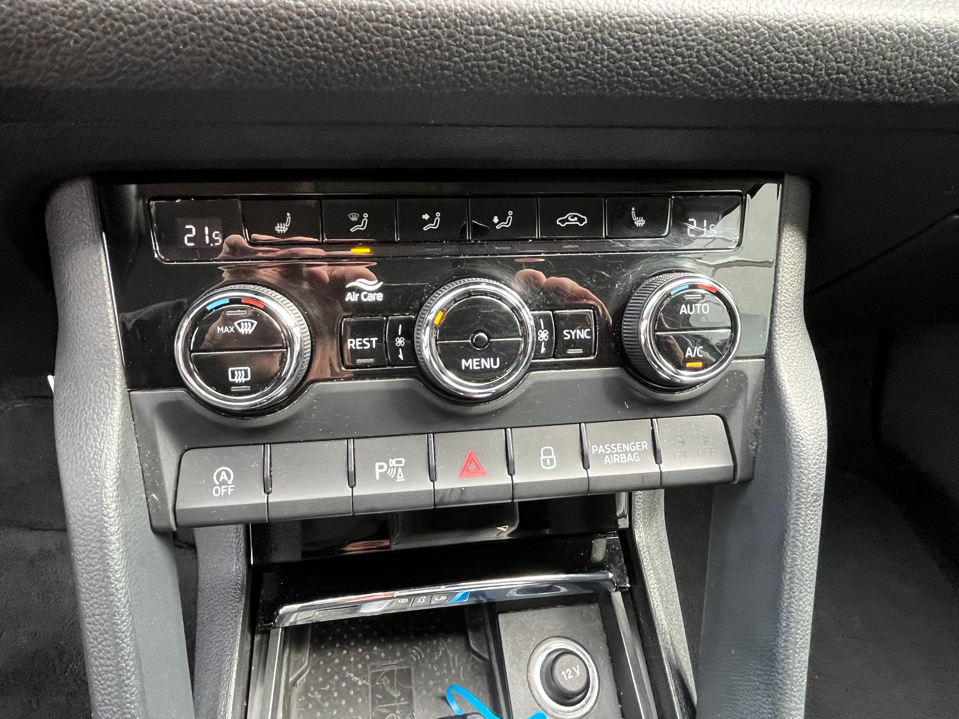 SKODA Kodiaq 2.0 TDI CR Style 4x4 DSG+++7-PLÄTZER+++-image-8