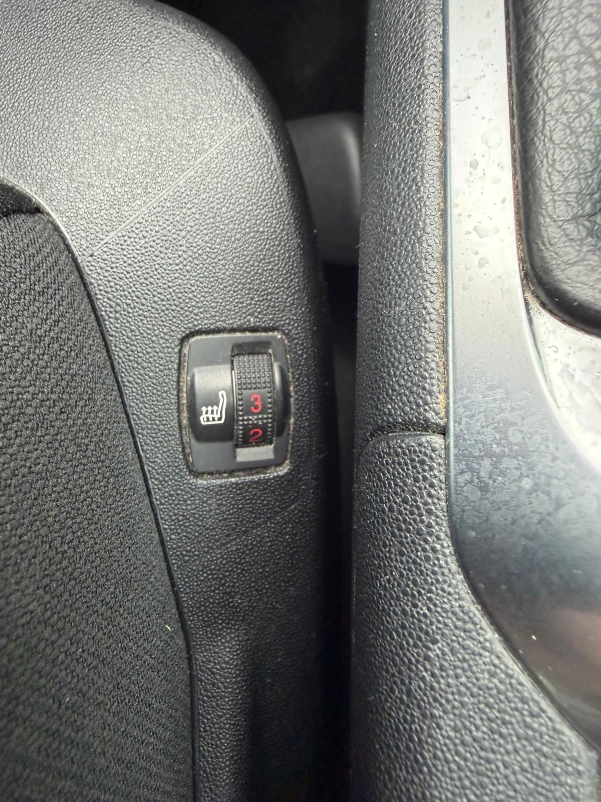 CITROEN C4 1.6 e-HDi Séduction-image-9