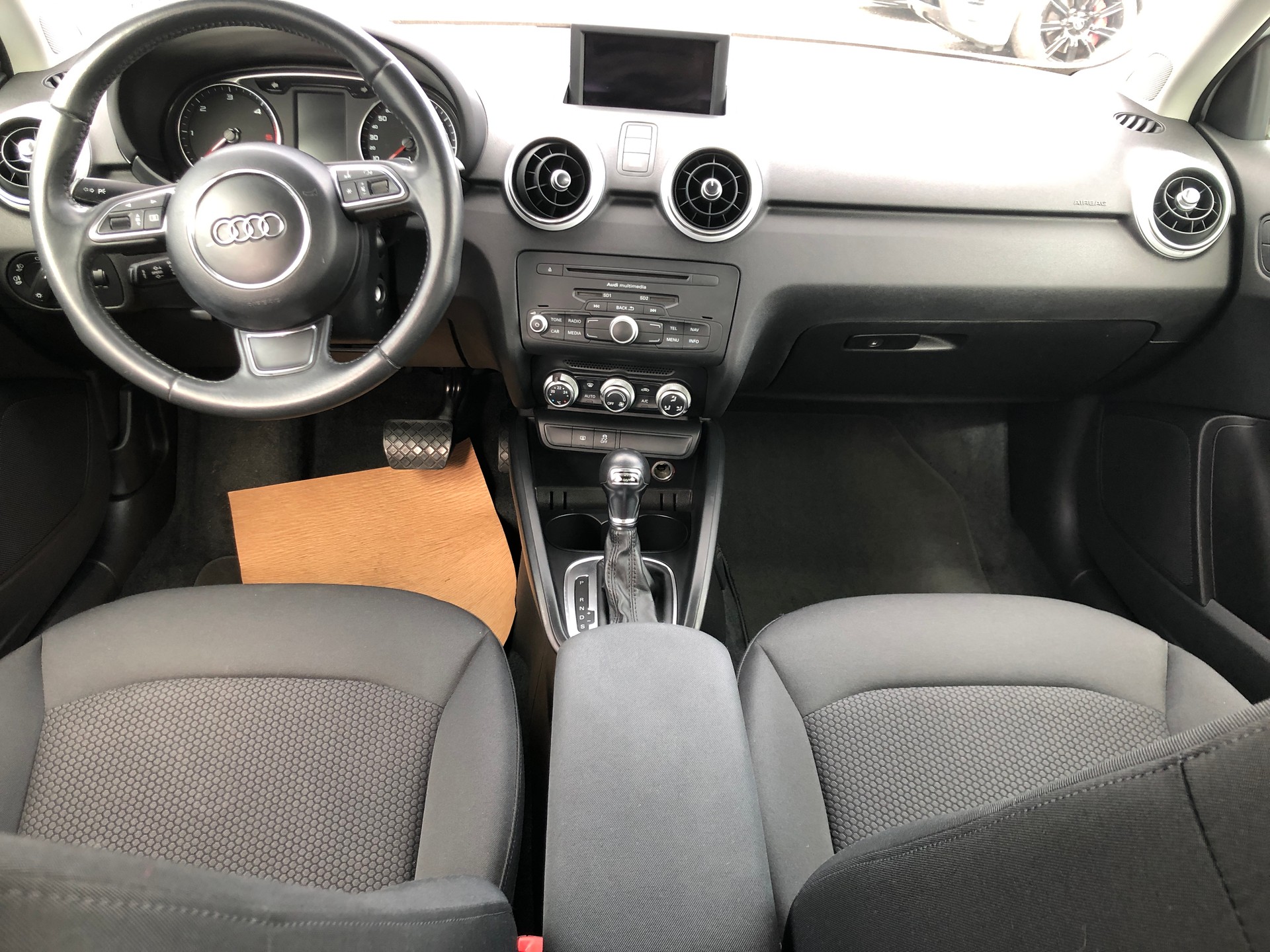 AUDI A1 Sportback 1.6 TDI admired S-Line DSG-image-6