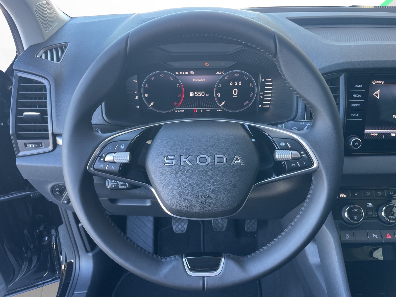 SKODA Karoq 1.5 TSI Selection-image-7